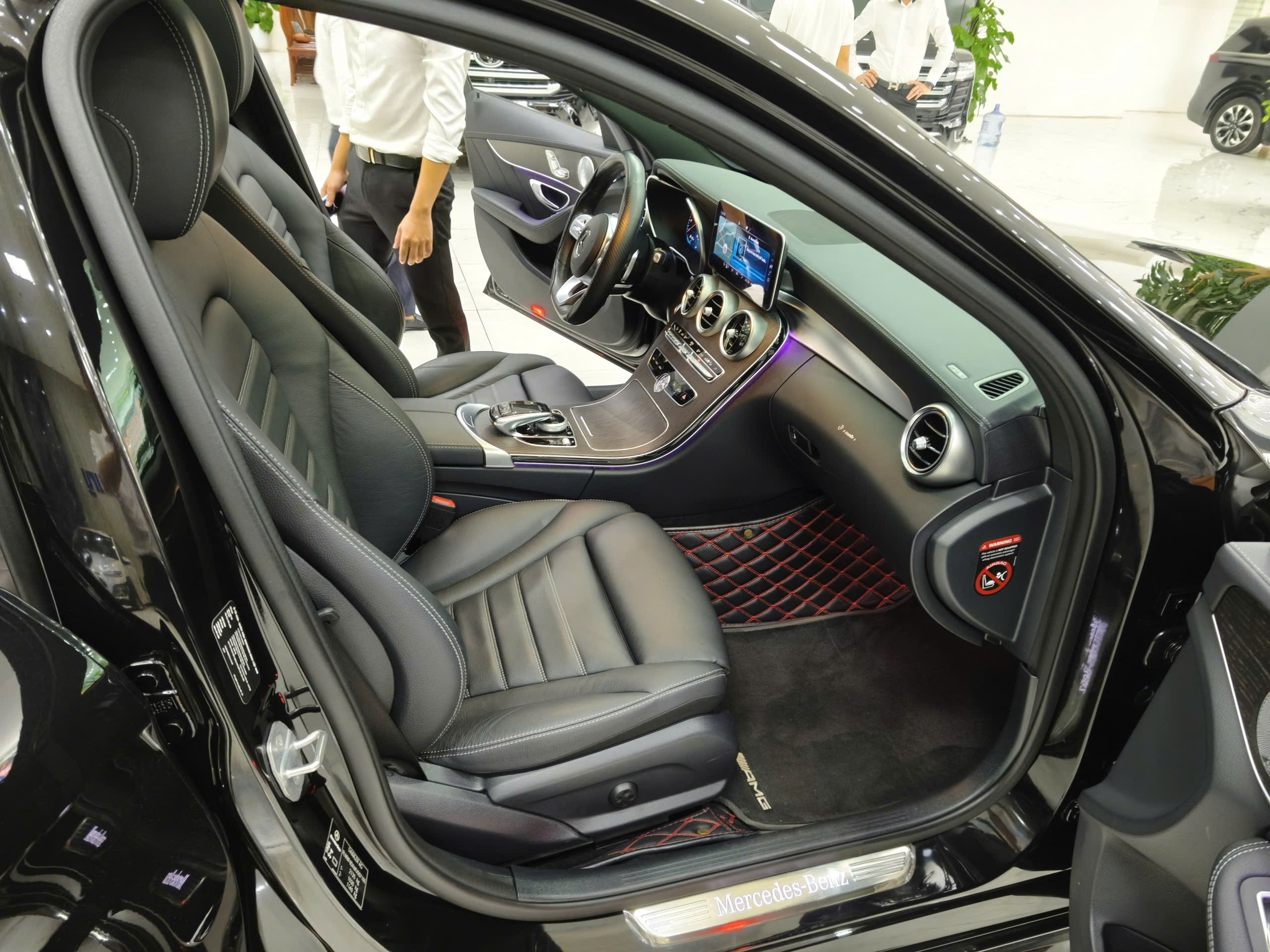 Cần bán Mercedes-Benz C class 300 AMG sản xuất năm 2019 giá 838tr
