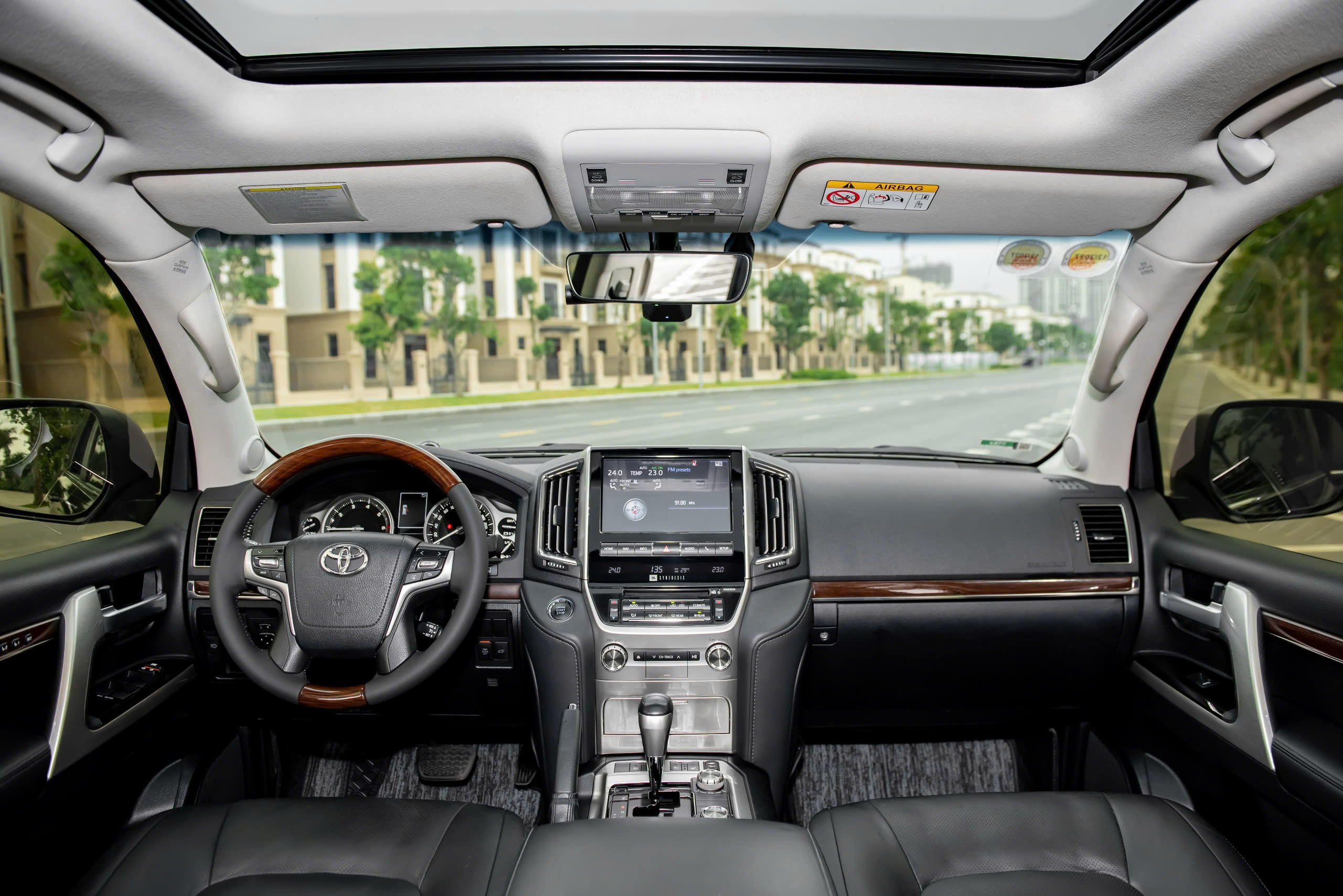 Toyota Landcruiser LC200
