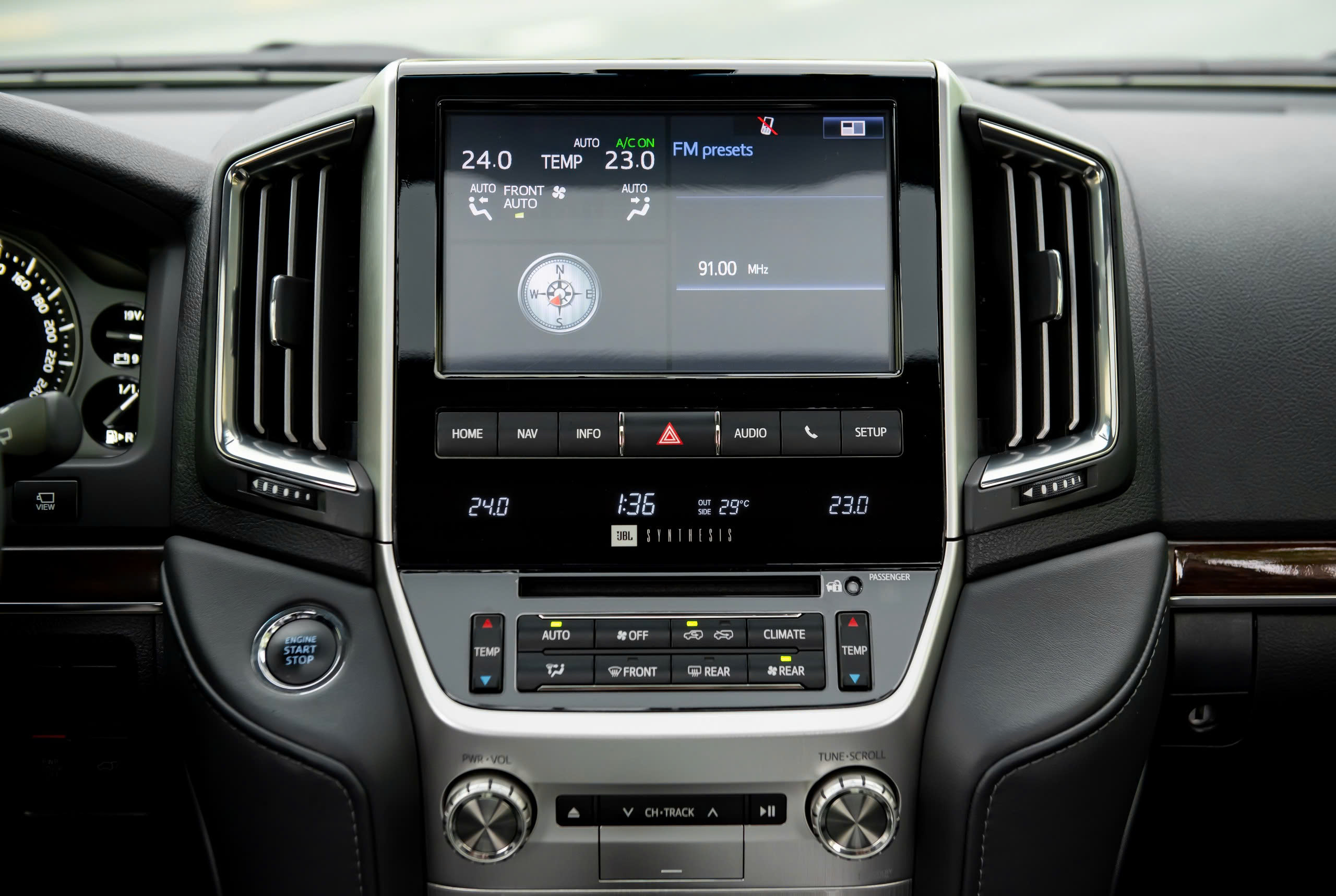 Toyota Landcruiser LC200