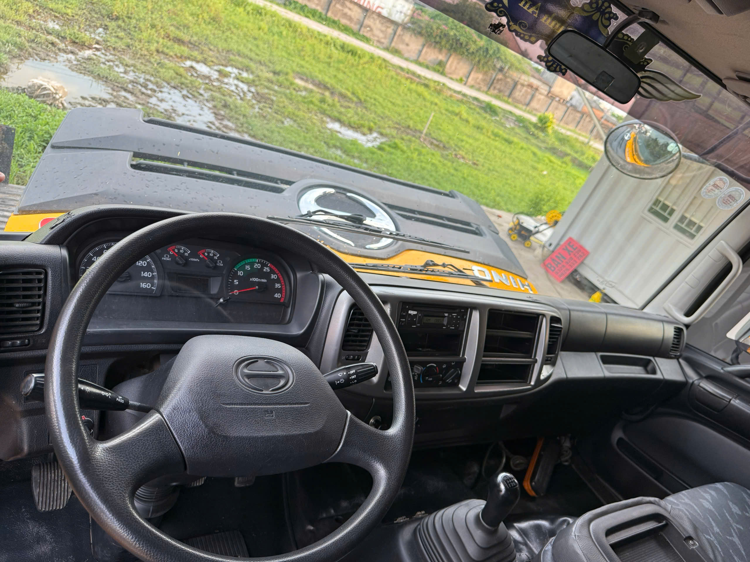 Cty Bán 3 Xe Hino FG 2018 dài 8m6 kín
