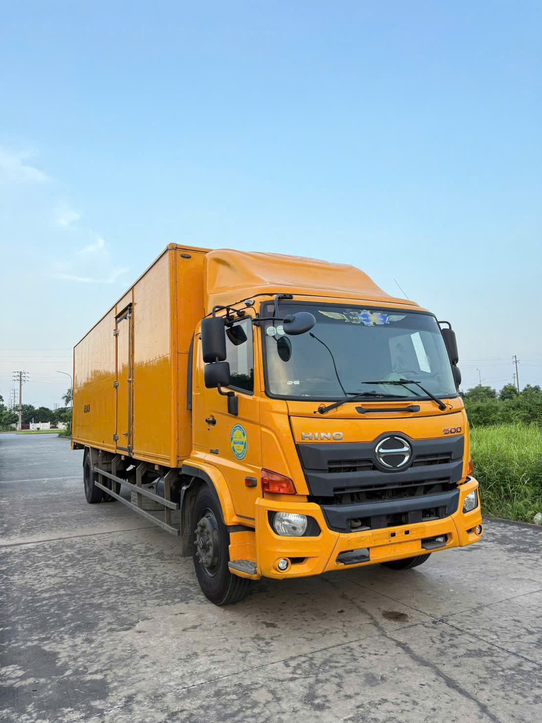 Cty Bán 3 Xe Hino FG 2018 dài 8m6 kín