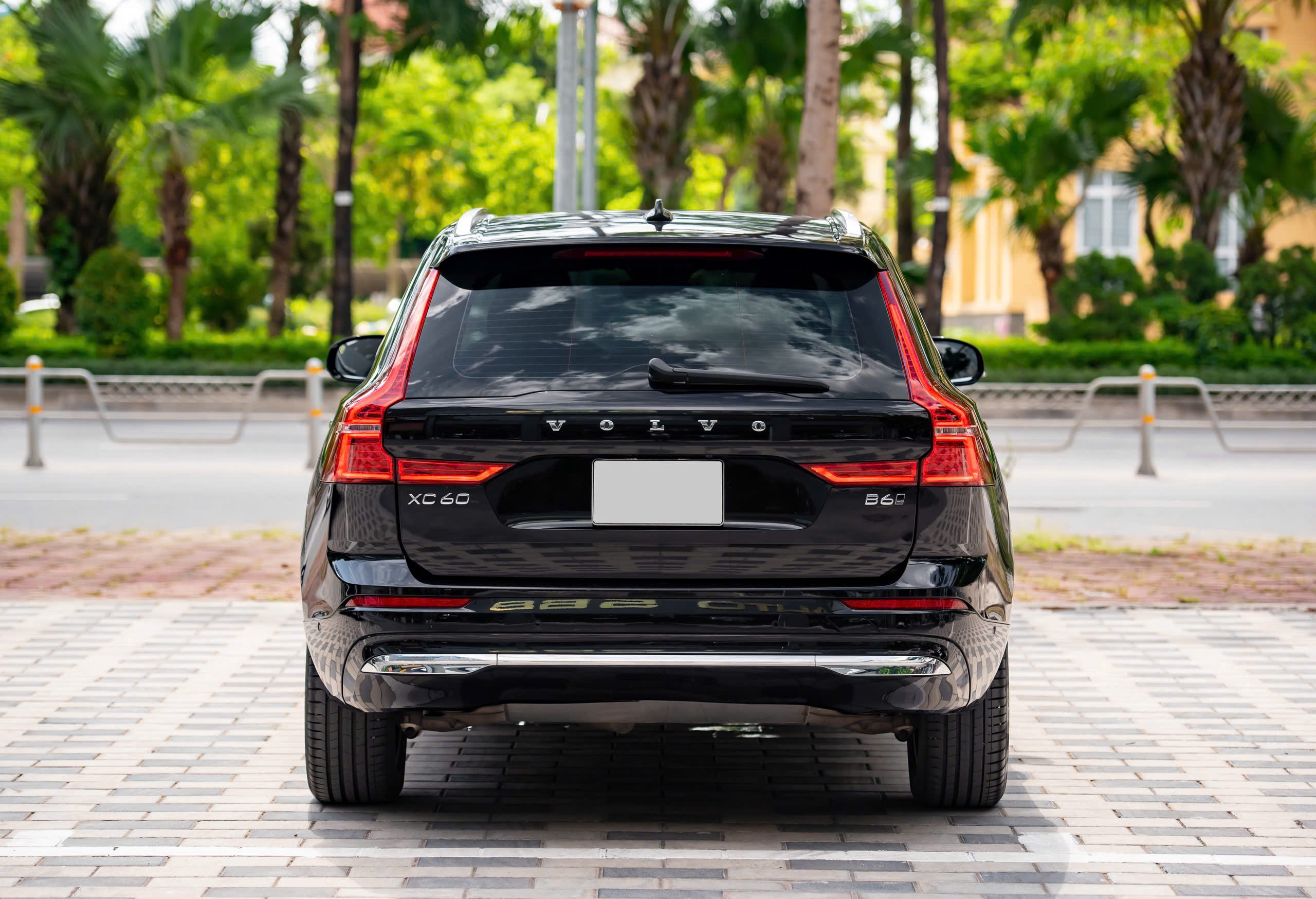 Bán xe Volvo XC60 Ultimate năm 2022, màu đen, nhập khẩu giá cạnh tranh