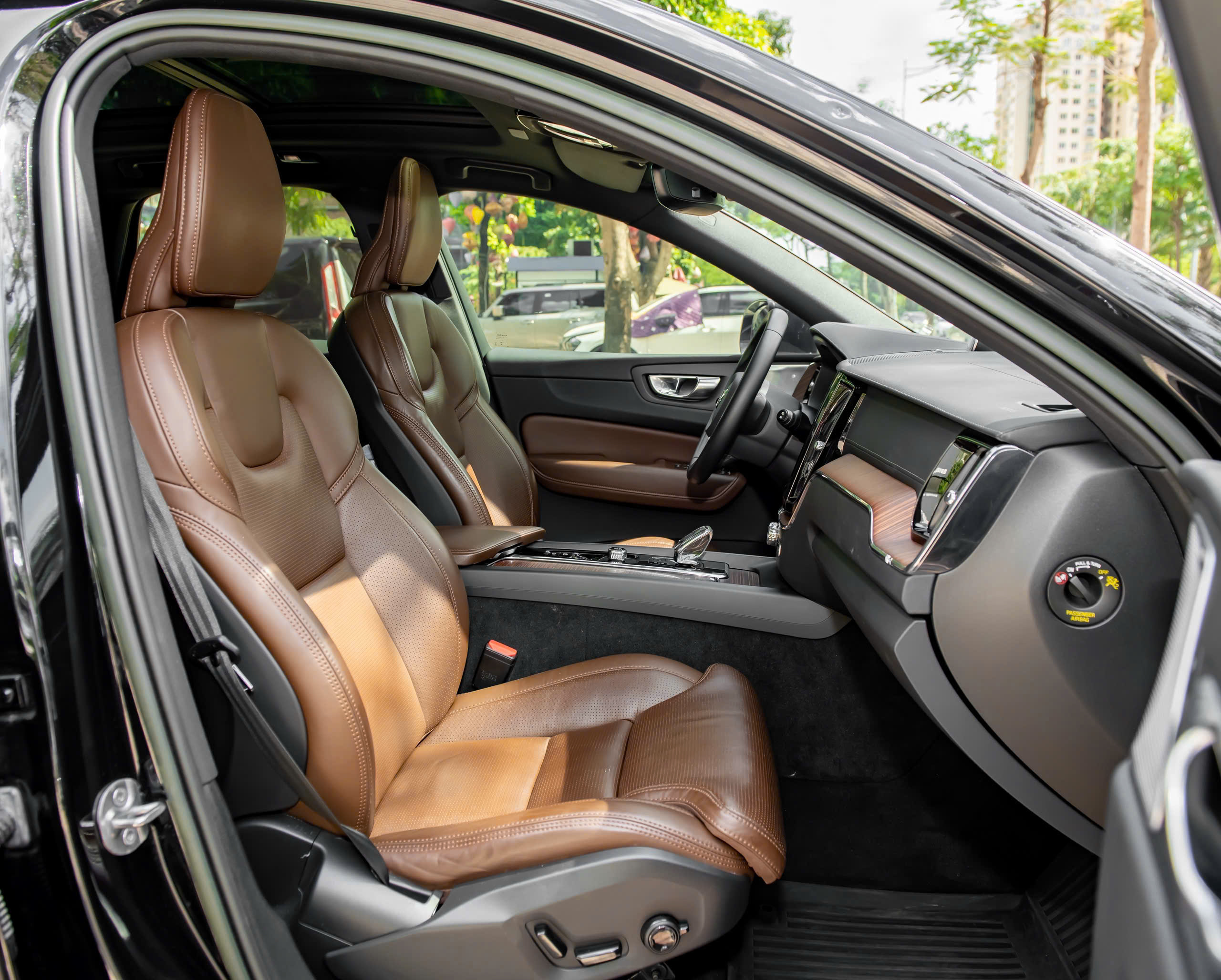 Bán xe Volvo XC60 Ultimate năm 2022, màu đen, nhập khẩu giá cạnh tranh