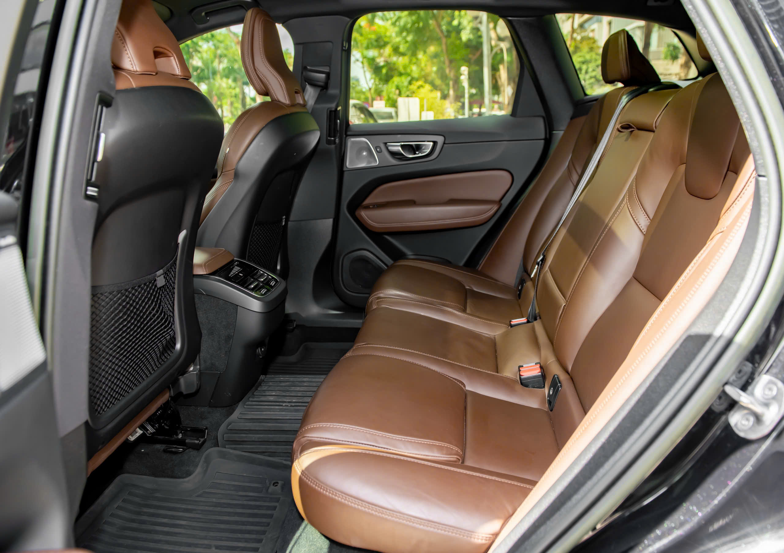 Bán xe Volvo XC60 Ultimate năm 2022, màu đen, nhập khẩu giá cạnh tranh