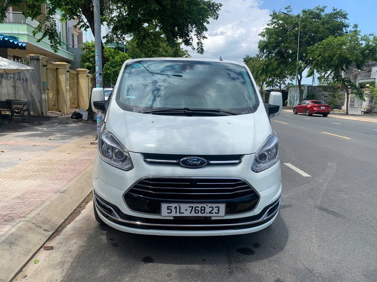 Ford Tourneo Titanium At 2020 – Mpv 7 Chỗ Cao Cấp, Rộng Rãi, Tiện Nghi