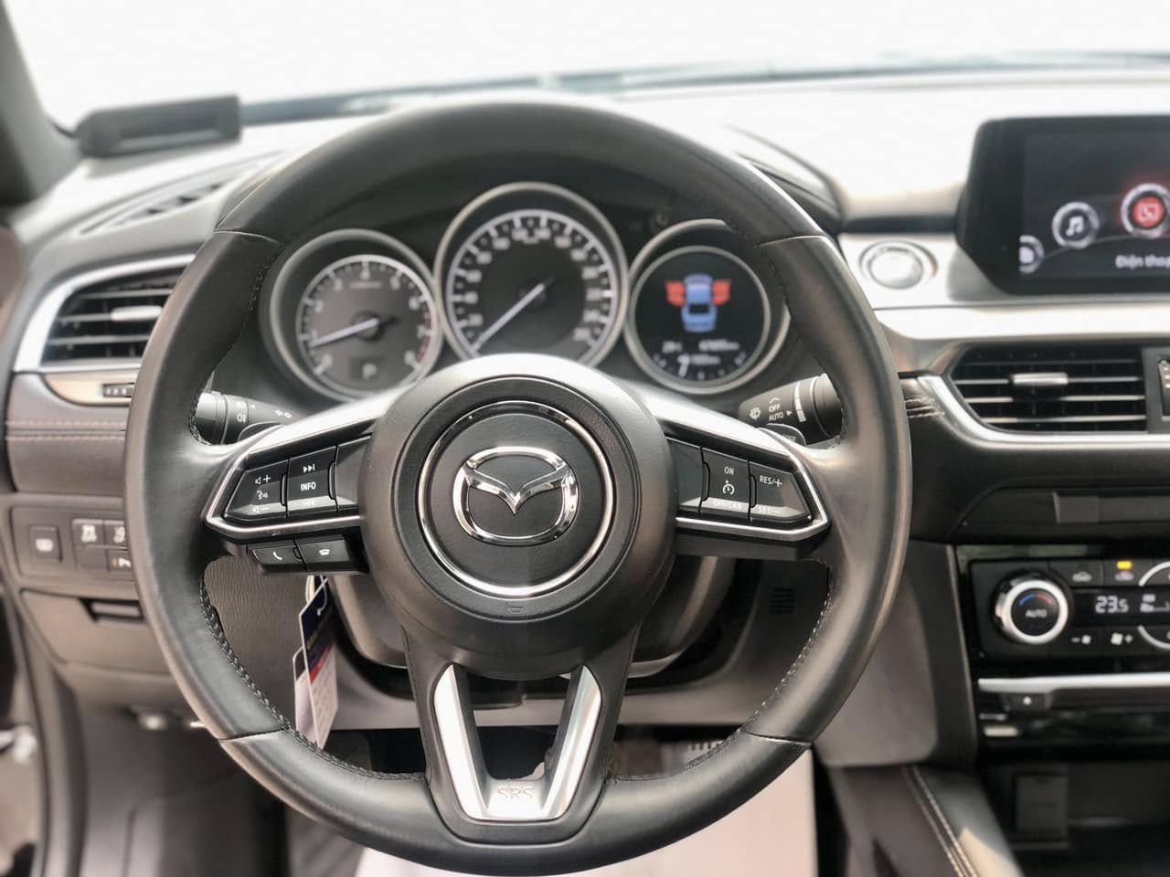 Cần bán Mazda Mazda 6 Premium 2.5 AT năm sản xuất 2019, màu đen