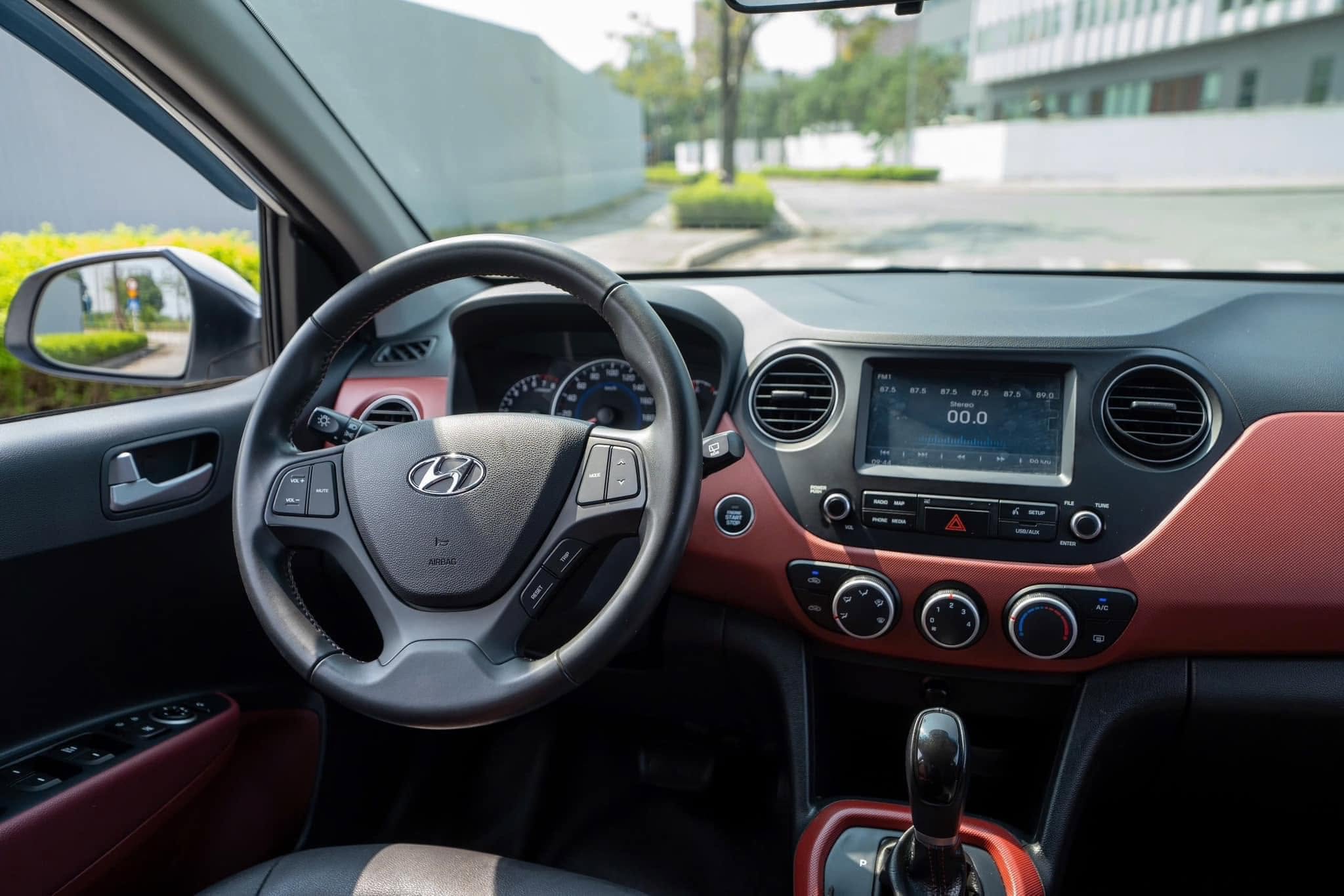 Bán ô tô Hyundai Grand i10 1.2 AT sản xuất năm 2020, màu trắng