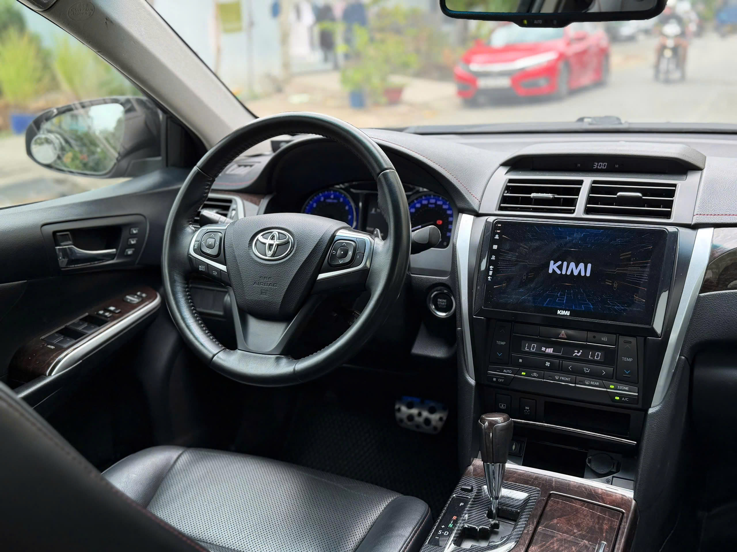 Bán xe Toyota Camry 2.5Q năm sản xuất 2017, màu đen