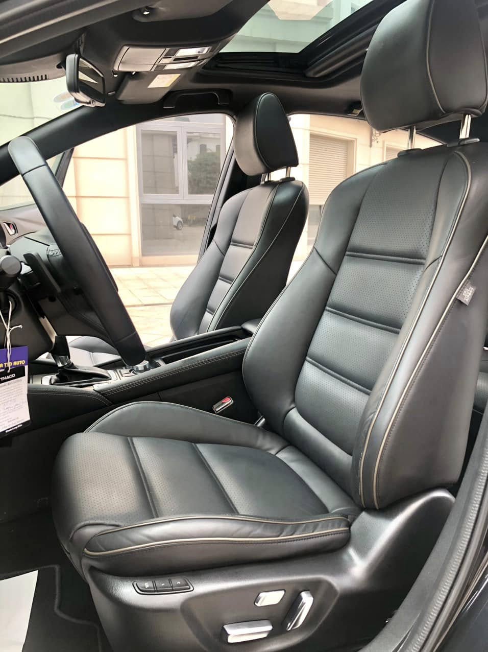 Cần bán Mazda Mazda 6 Premium 2.5 AT năm sản xuất 2019, màu đen
