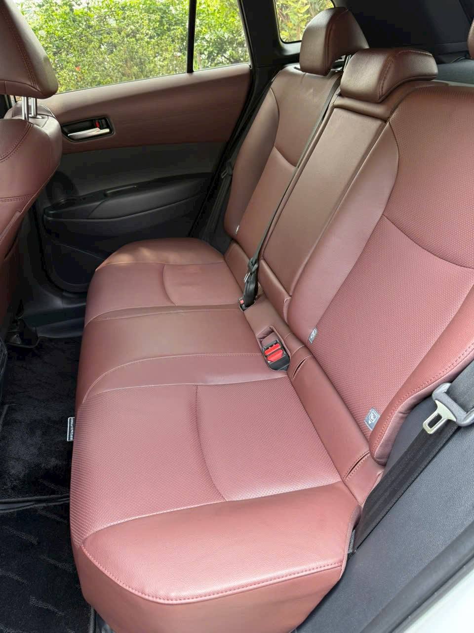 Bán xe Toyota Corolla Cross 1.8V sản xuất năm 2024, màu trắng, nhập khẩu nguyên chiếc
