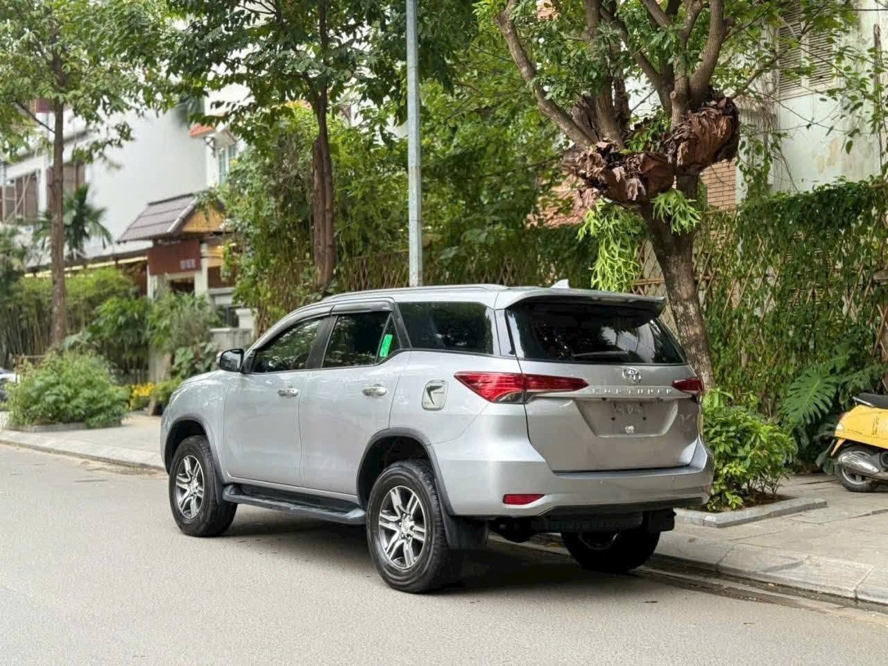 Bán ô tô Toyota Fortuner 2.4G 4x2 MT - 2019 - xe cũ