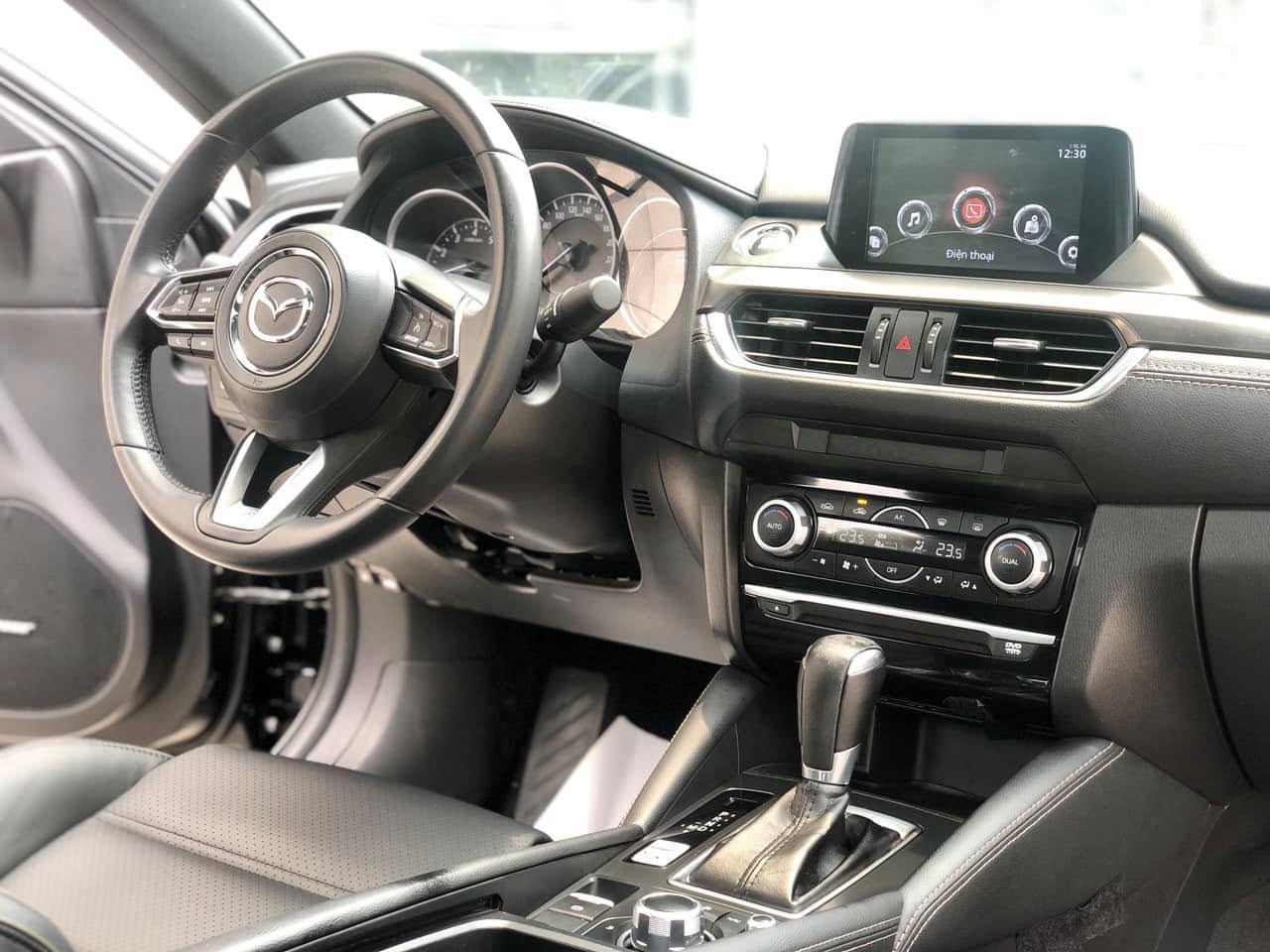 Cần bán Mazda Mazda 6 Premium 2.5 AT năm sản xuất 2019, màu đen