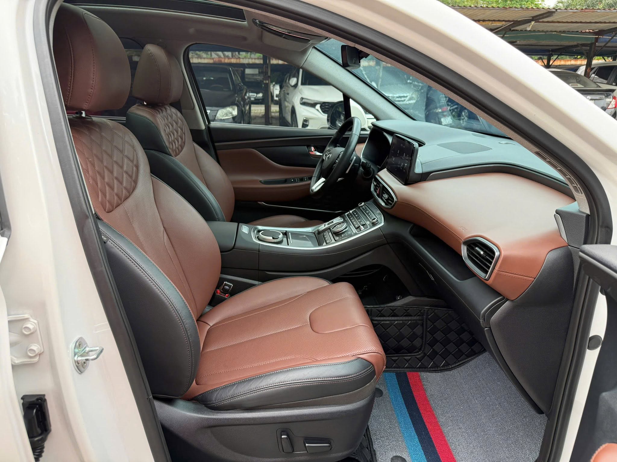 Bán ô tô Hyundai Santa Fe Cao Cấp 2.2L HTRAC sản xuất năm 2023, màu trắng