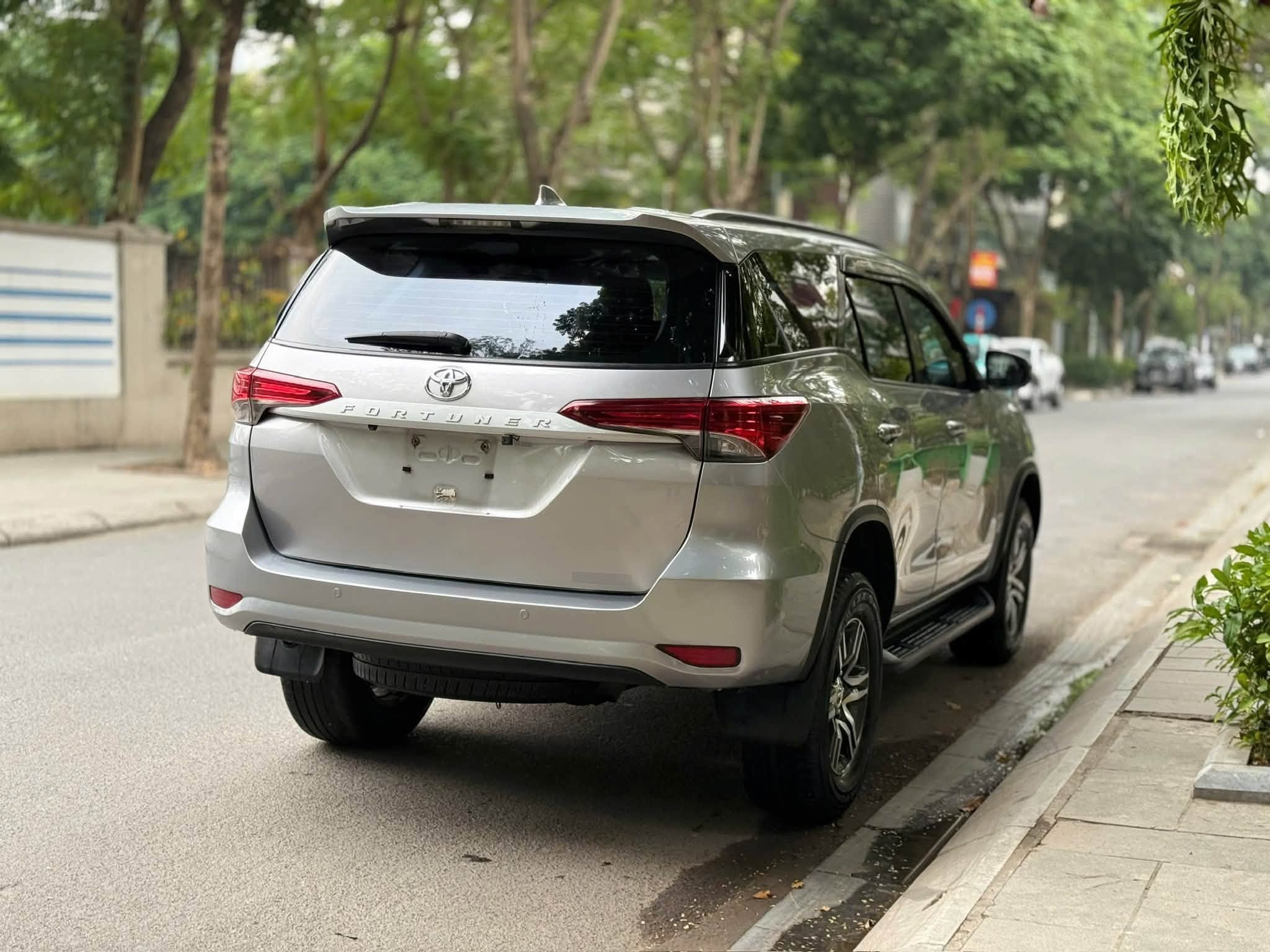 Bán ô tô Toyota Fortuner 2.4G 4x2 MT - 2019 - xe cũ