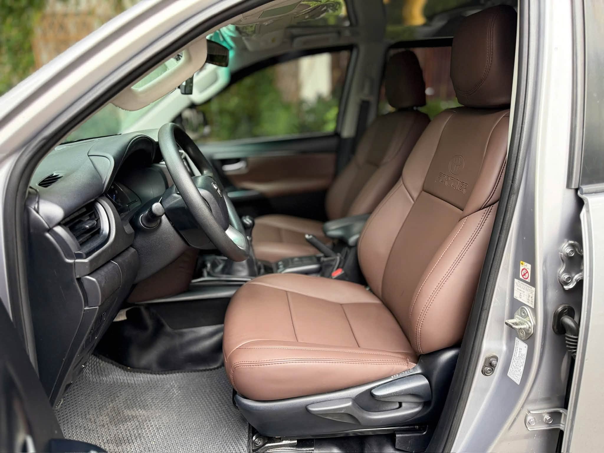 Bán ô tô Toyota Fortuner 2.4G 4x2 MT - 2019 - xe cũ