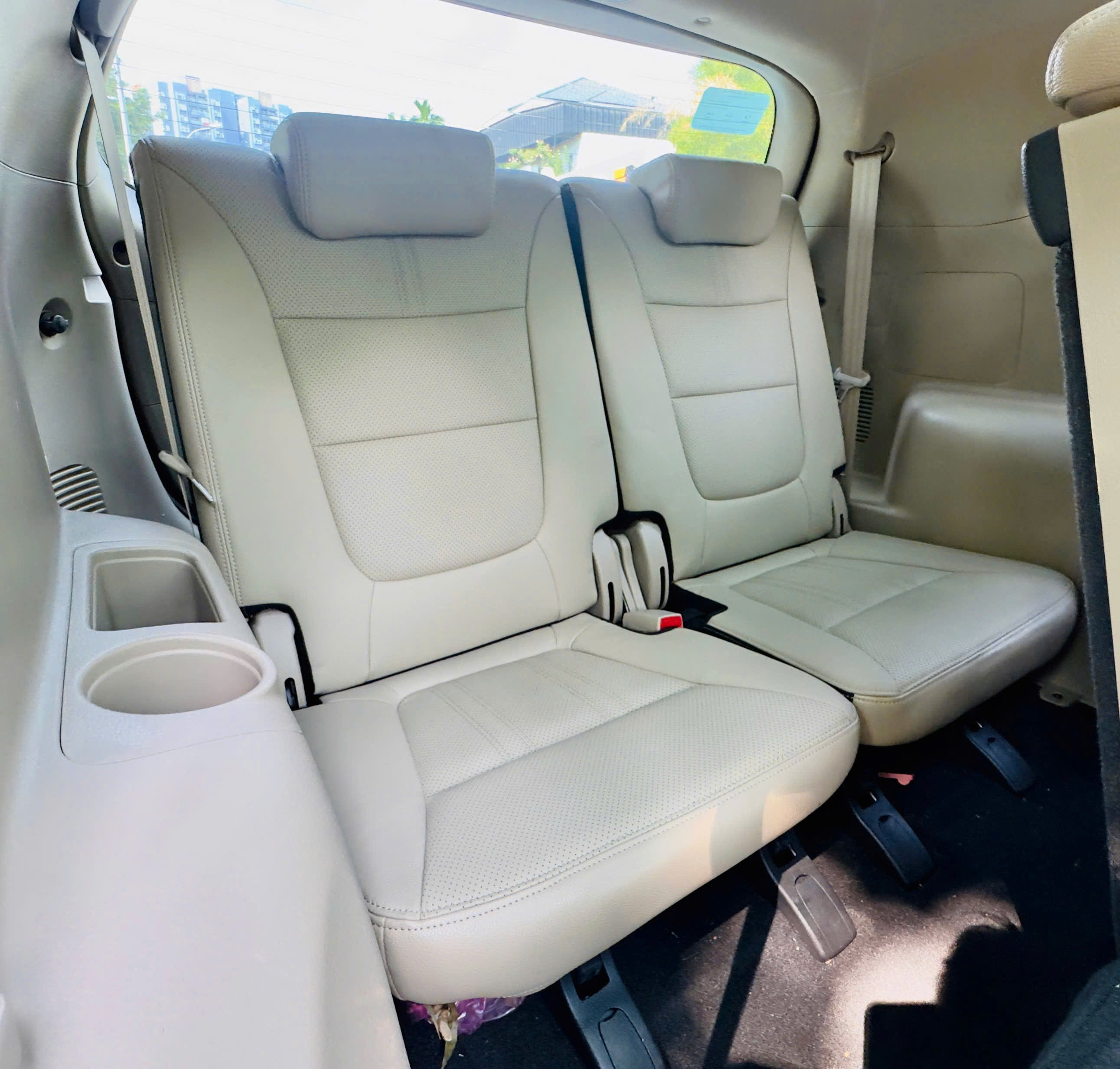 Cần bán xe Kia Sorento DATH Full máy dầu năm sản xuất 2019, màu trắng, giá chỉ 590 triệu