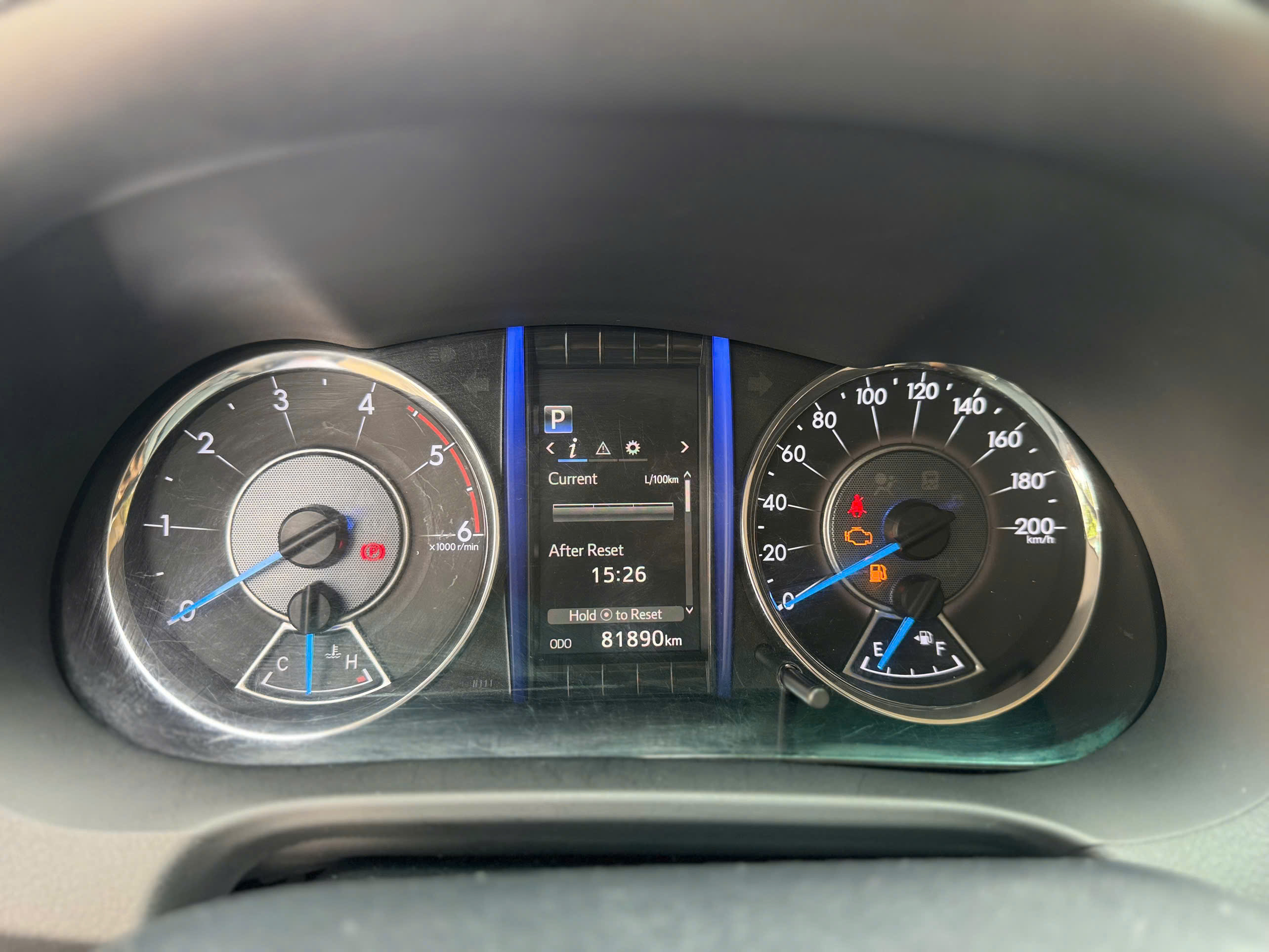 Cần bán Toyota Fortuner 2.4L 4x2 AT năm sản xuất 2020, màu đen