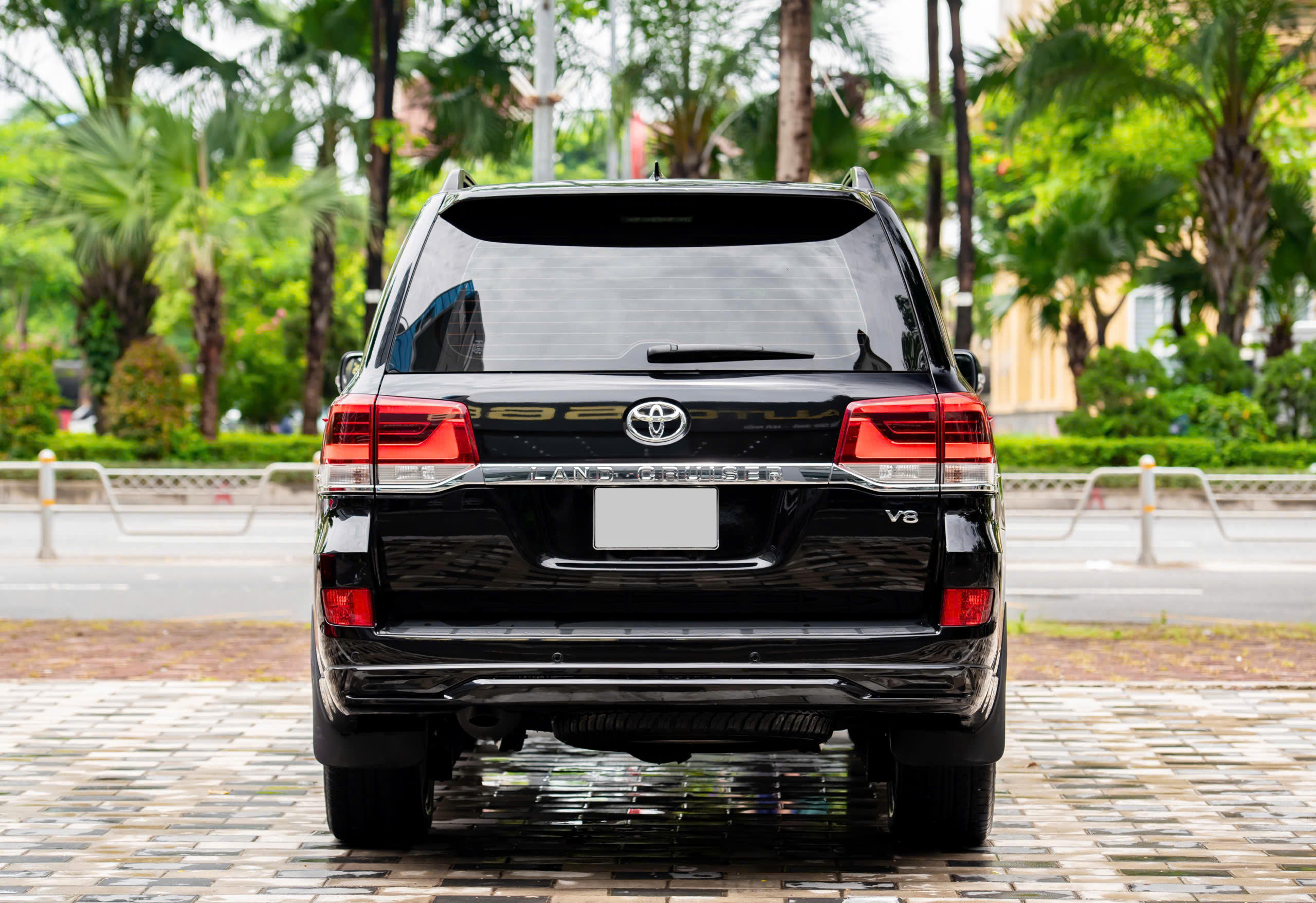Bán ô tô Toyota Land Cruiser VX năm sản xuất 2019, màu đen, nhập khẩu giá cạnh tranh