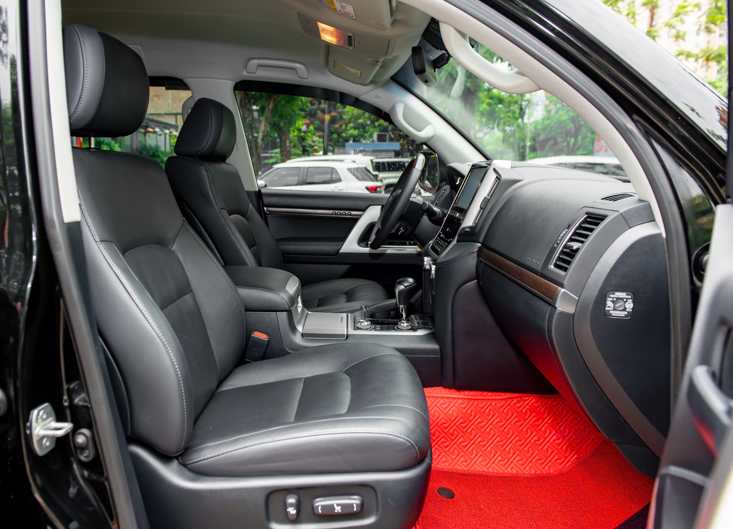Bán ô tô Toyota Land Cruiser VX năm sản xuất 2019, màu đen, nhập khẩu giá cạnh tranh