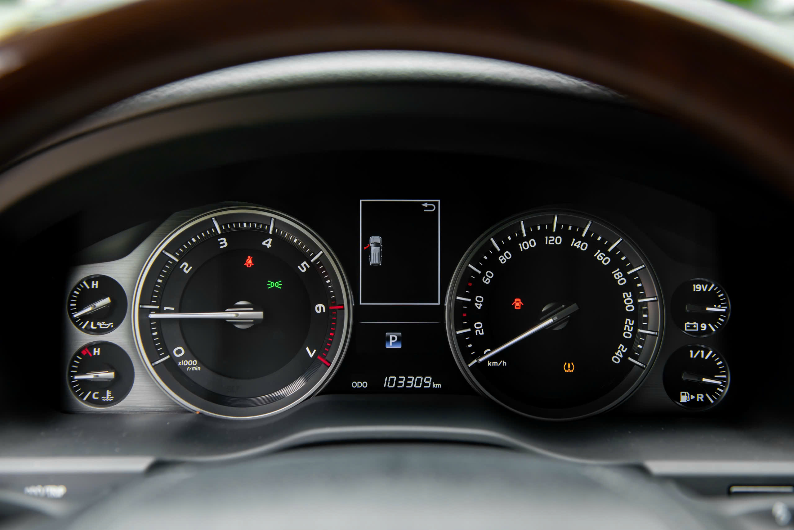 Bán ô tô Toyota Land Cruiser VX năm sản xuất 2019, màu đen, nhập khẩu giá cạnh tranh