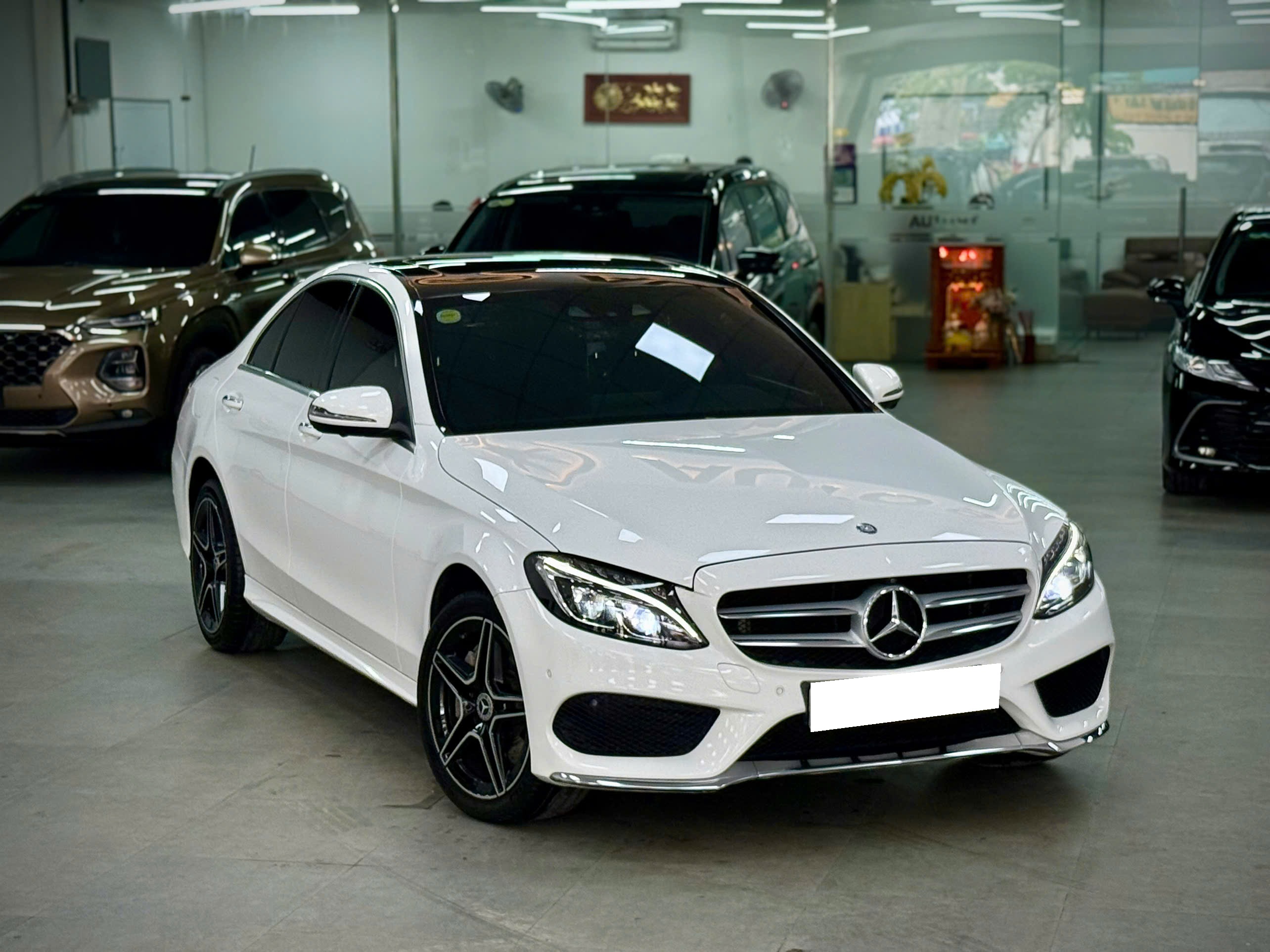Bán ô tô Mercedes-Benz C class C300 AMG năm 2018, màu trắng, 759 triệu
