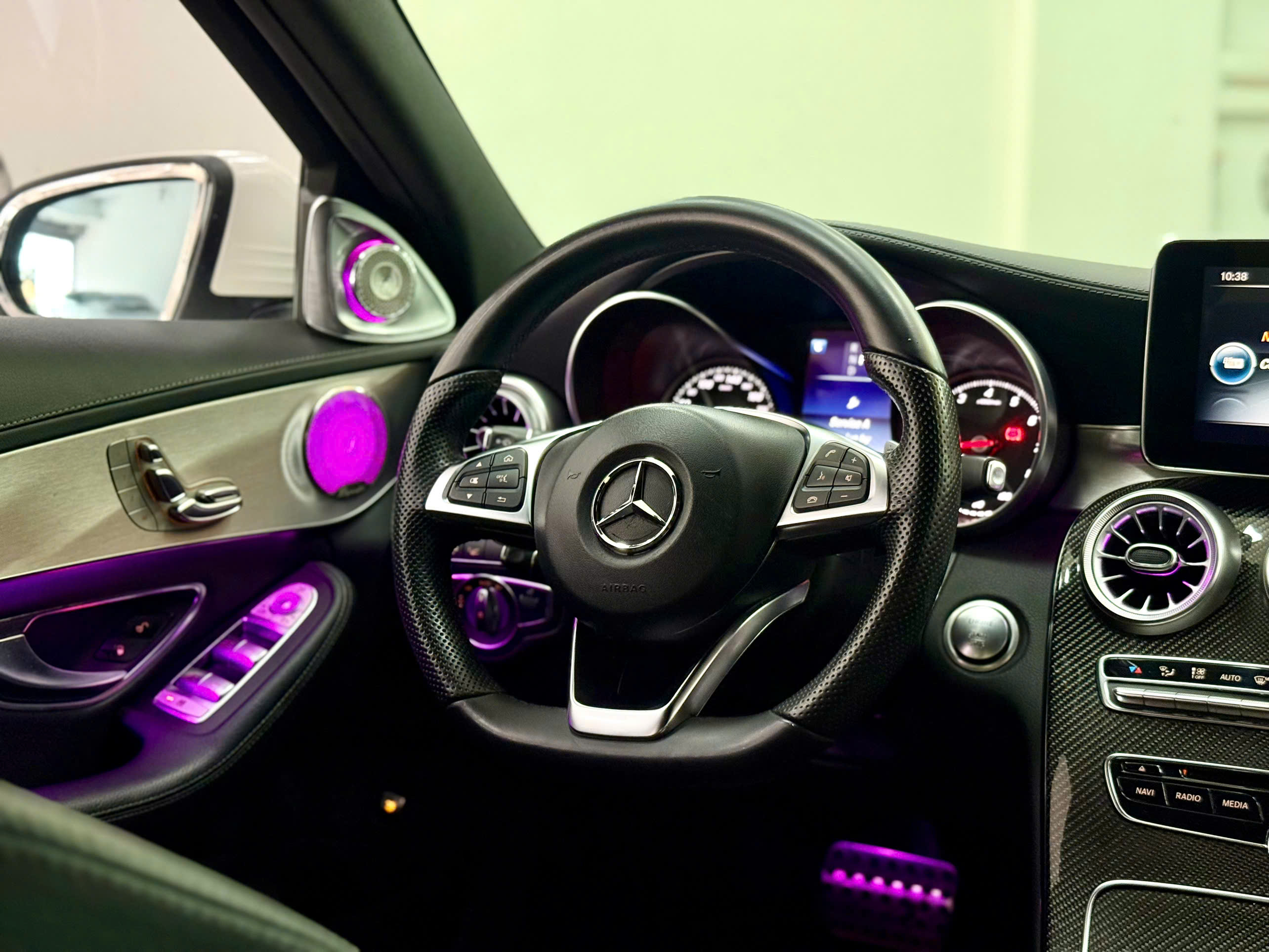 Bán ô tô Mercedes-Benz C class C300 AMG năm 2018, màu trắng, 759 triệu