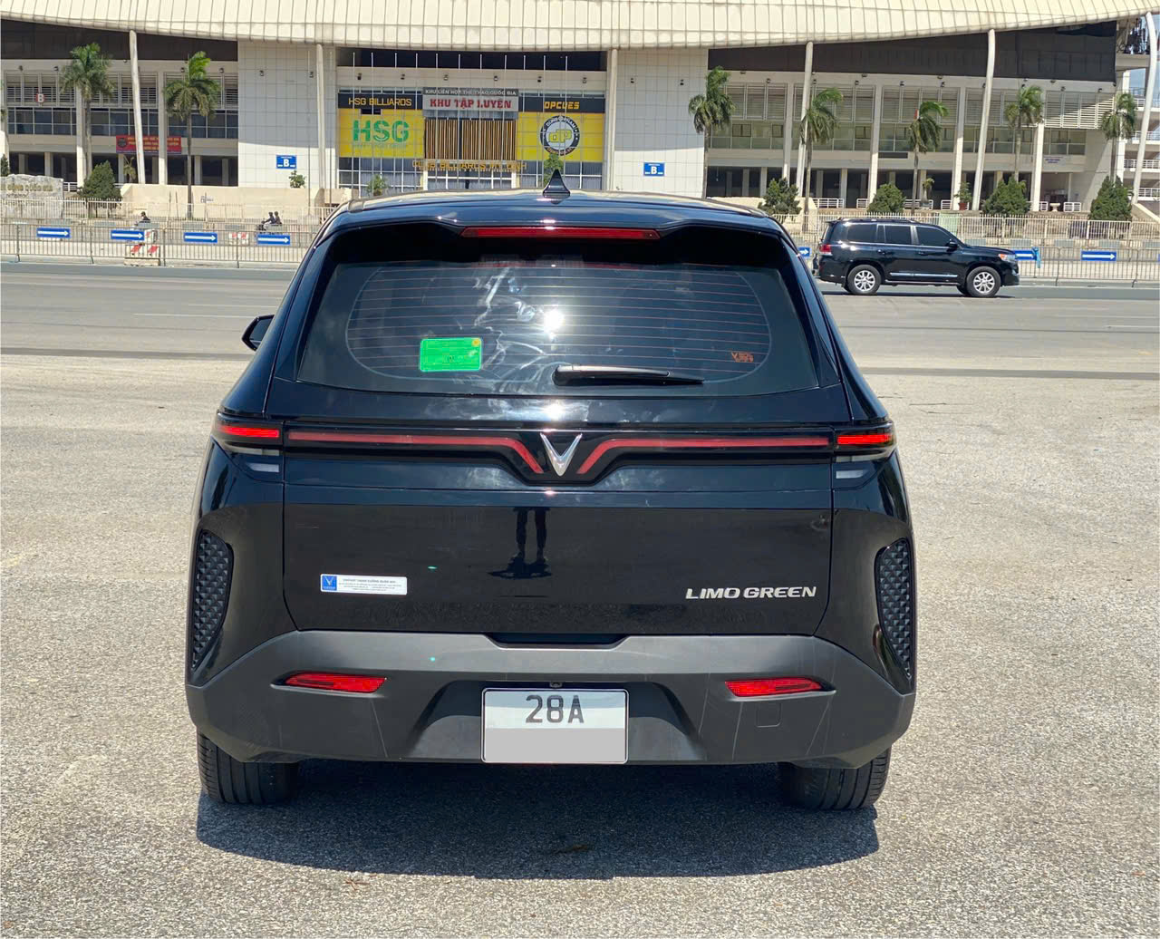 Limo Green Sx 2025 – Biển Trắng – Giá Chỉ 640 Triệu