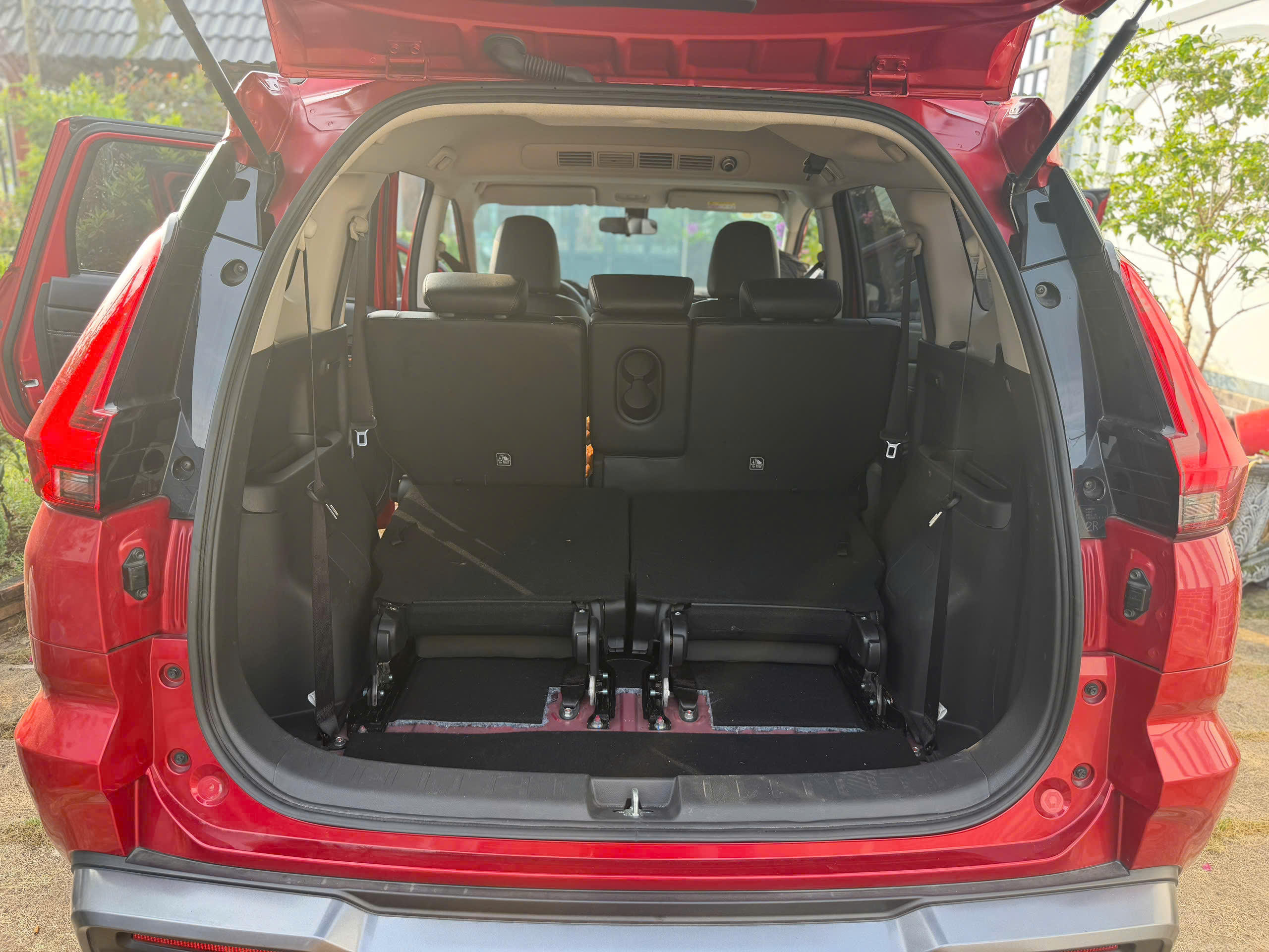 Mitsubishi Xpander Premium 1.5 At 2025 – Đỏ Đẹp – Giá Chỉ 570 Triệu