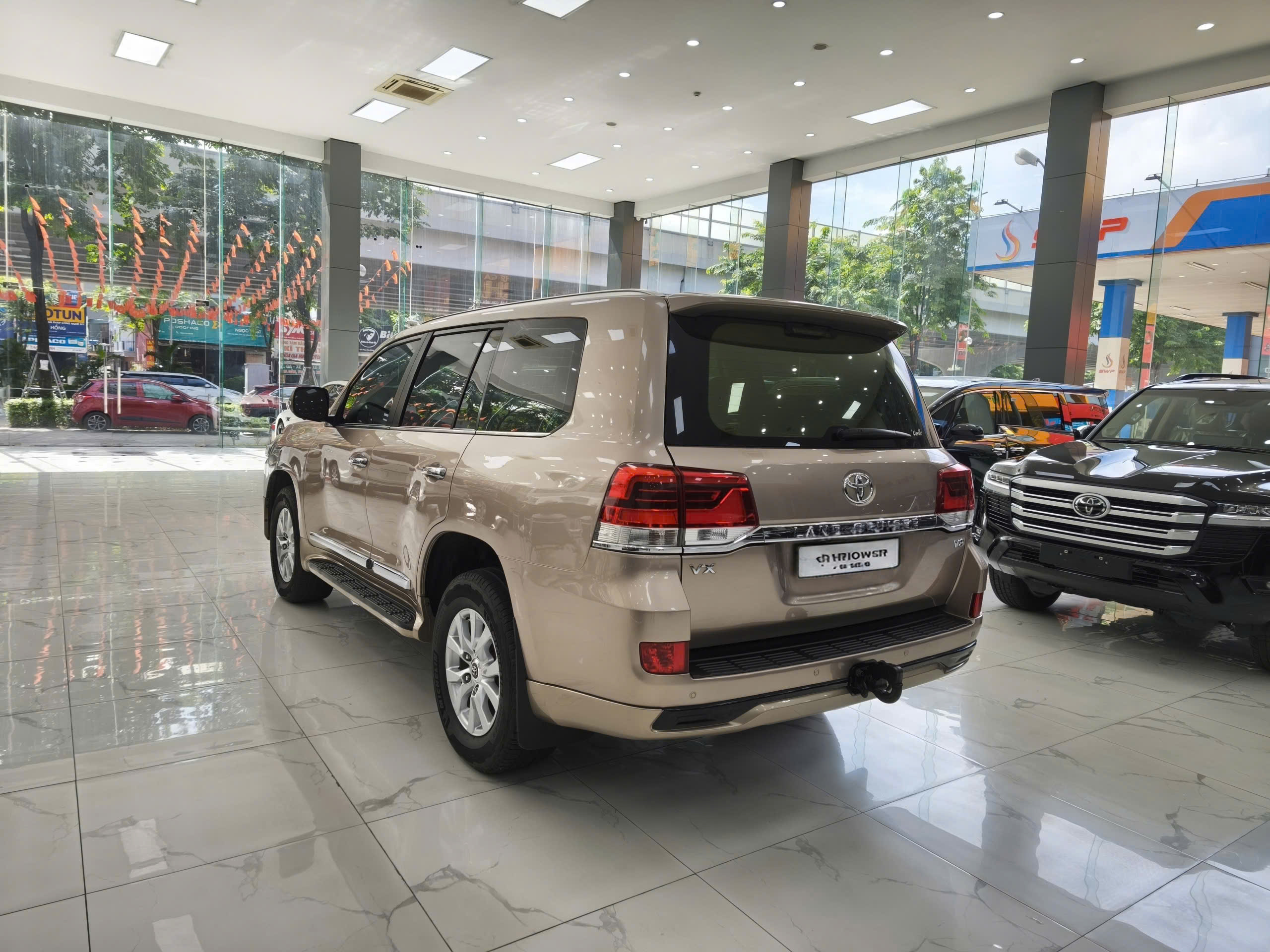 Bán ô tô Toyota Land Cruiser LC200 sản xuất năm 2016, màu vàng, xe nhập
