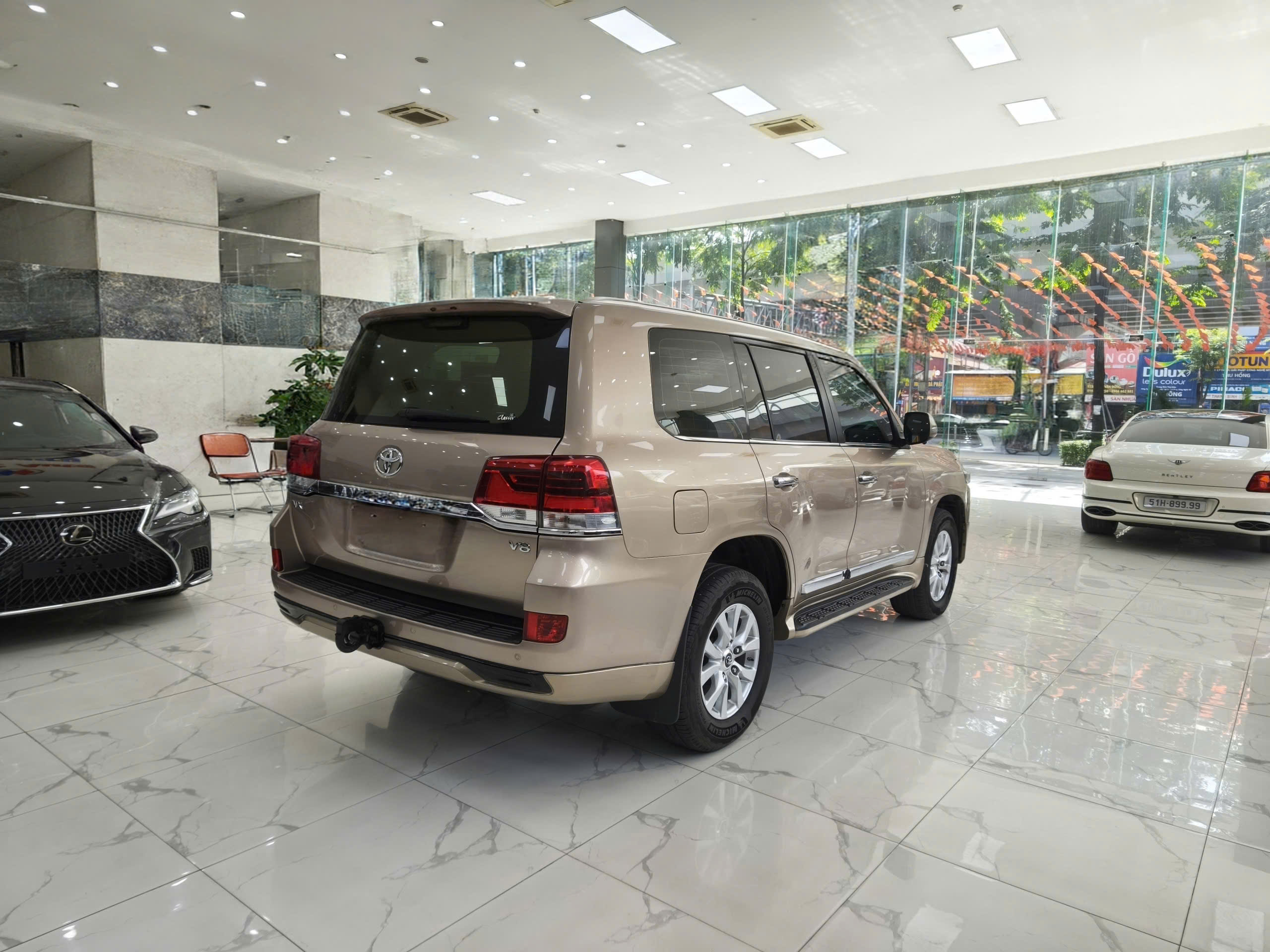 Bán ô tô Toyota Land Cruiser LC200 sản xuất năm 2016, màu vàng, xe nhập