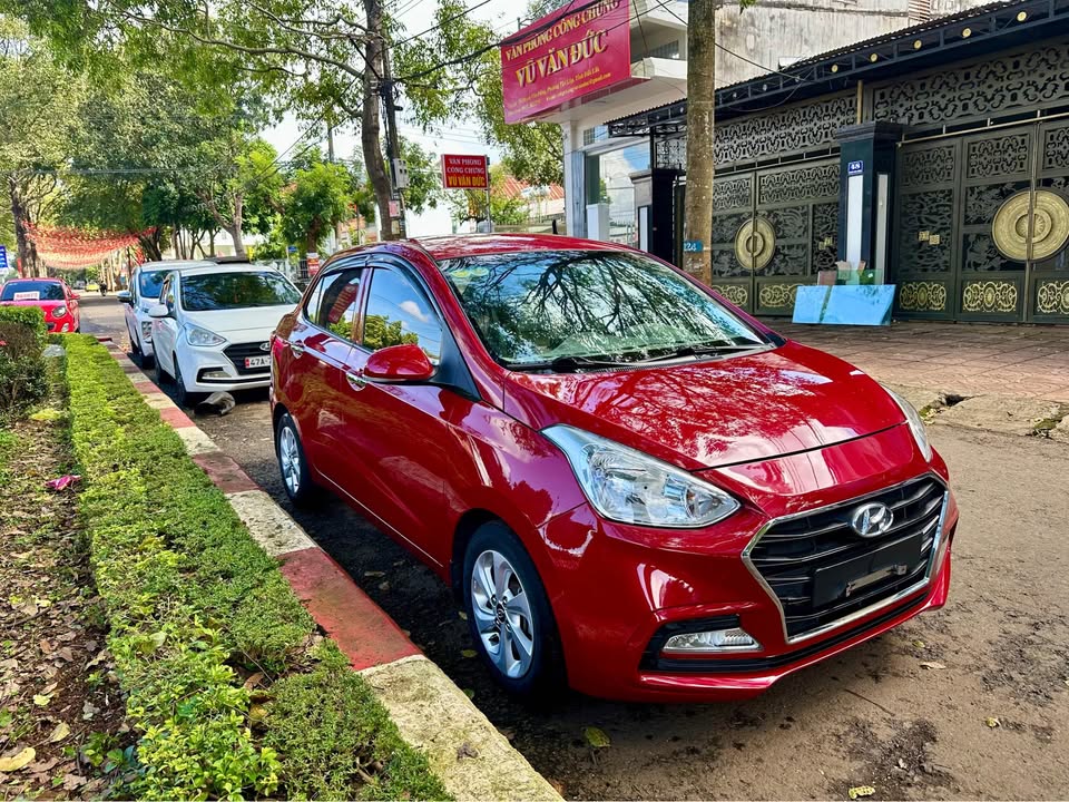 Bán ô tô Hyundai i10 1.2 MT Sedan năm sản xuất 2020, màu đỏ