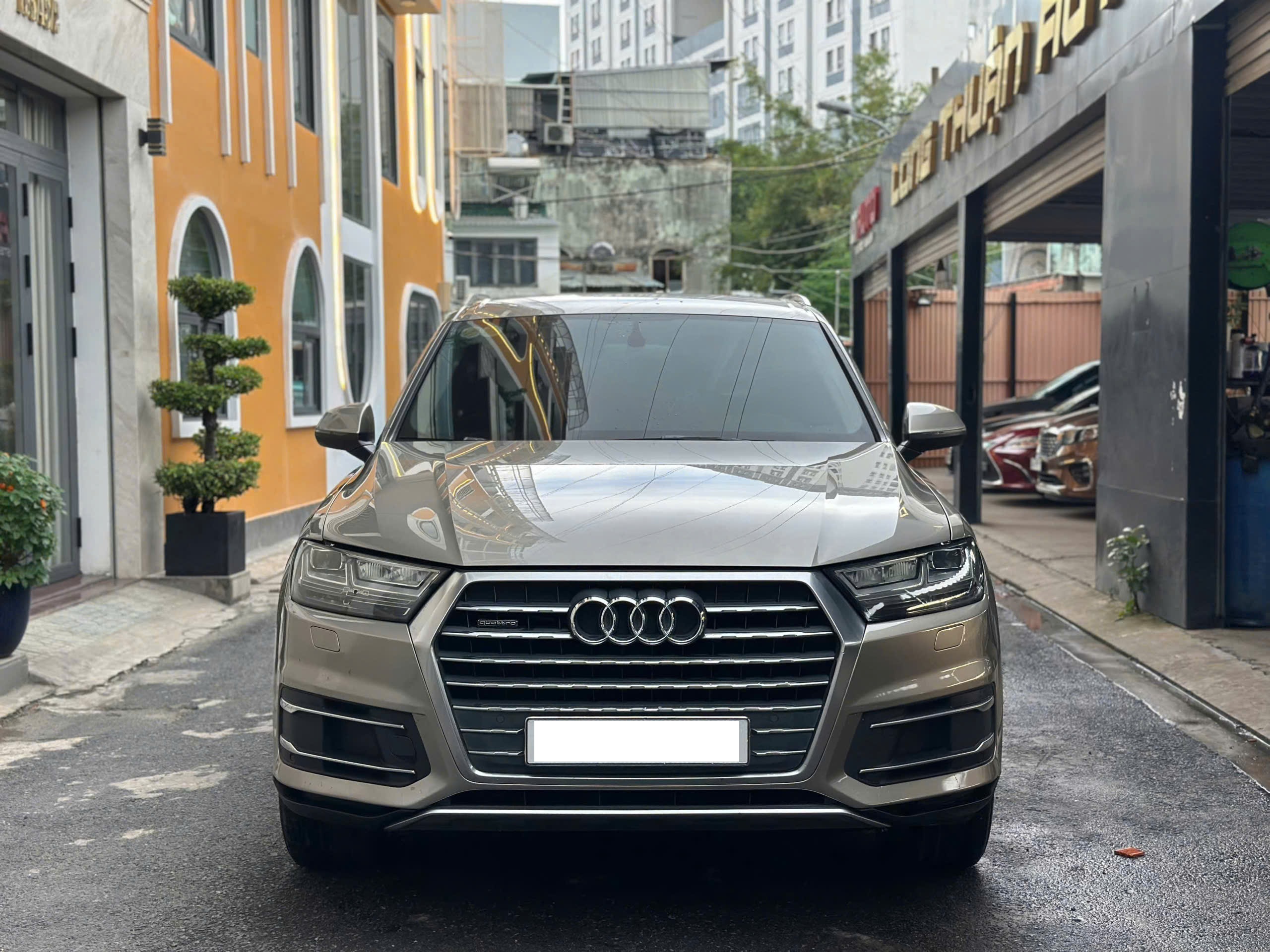 Cần bán xe Audi Q7 2.0 AT sản xuất 2017, màu xám, xe nhập