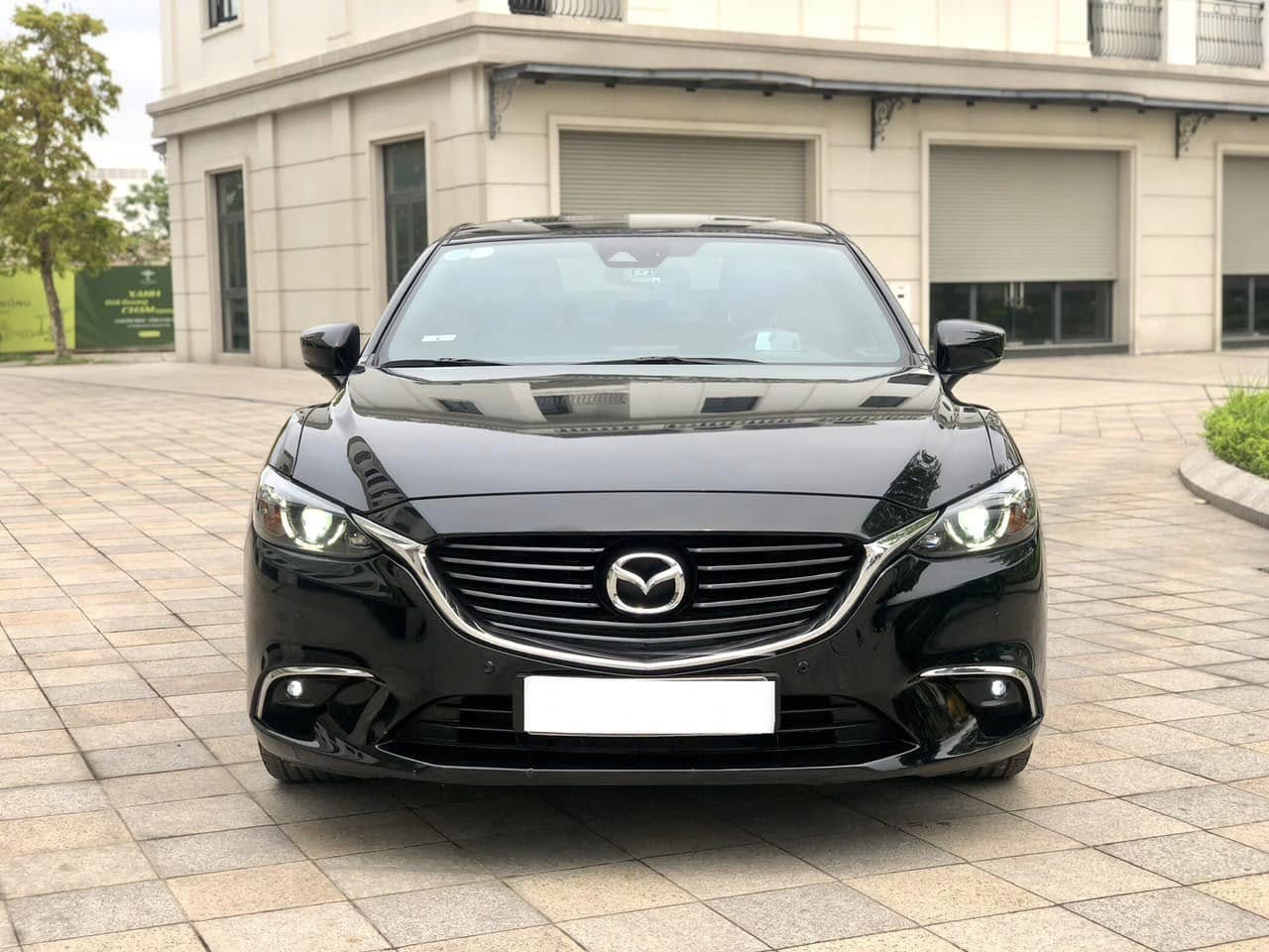 Cần bán Mazda Mazda 6 Premium 2.5 AT năm sản xuất 2019, màu đen