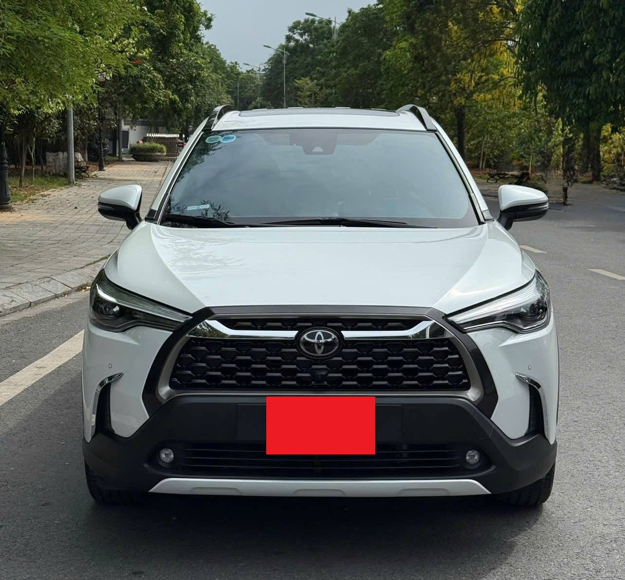 Bán xe Toyota Corolla Cross 1.8V sản xuất năm 2024, màu trắng, nhập khẩu nguyên chiếc