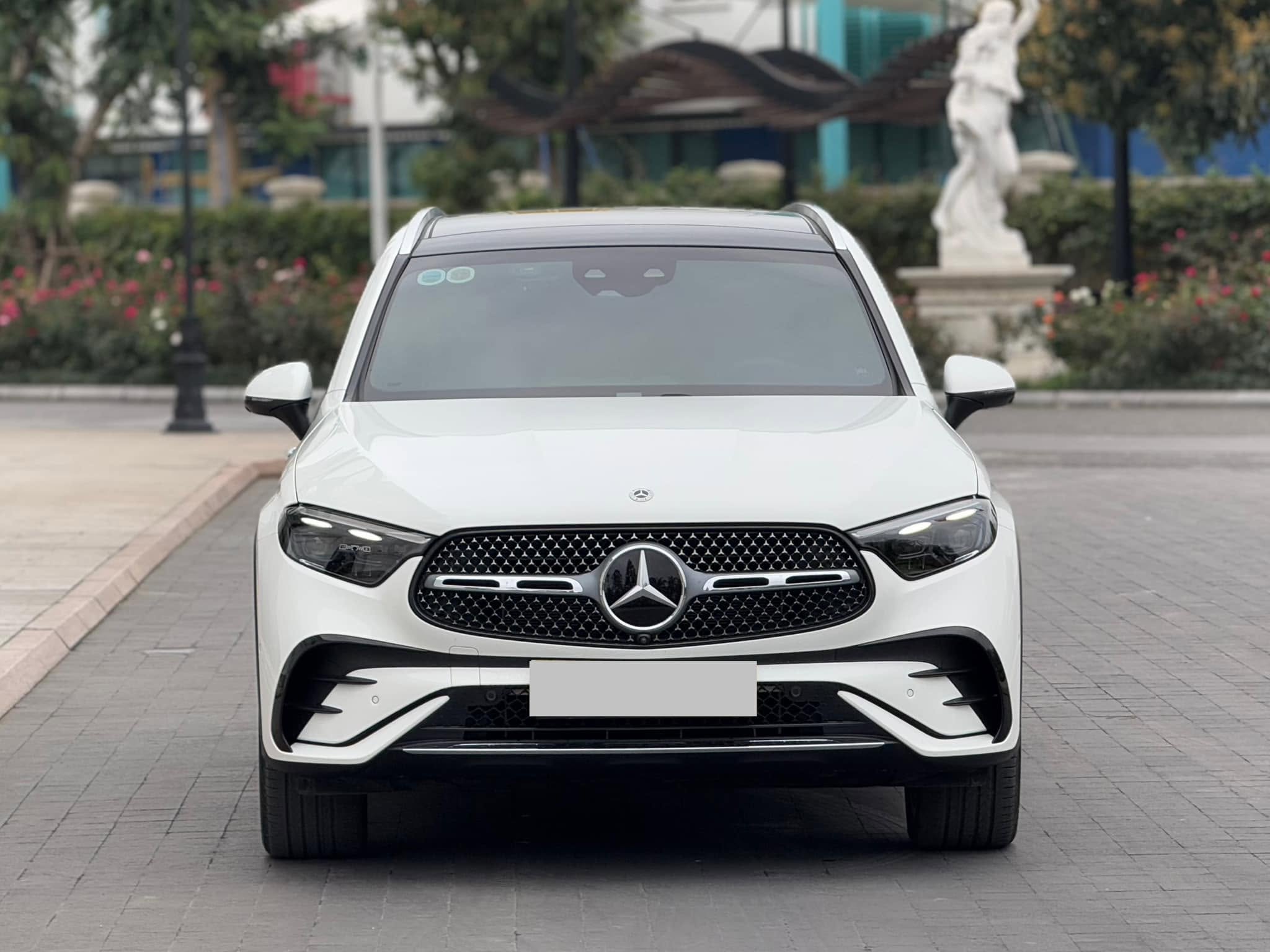 Bán Mercedes-Benz GLC-Class 300 4Matic năm 2024, màu trắng