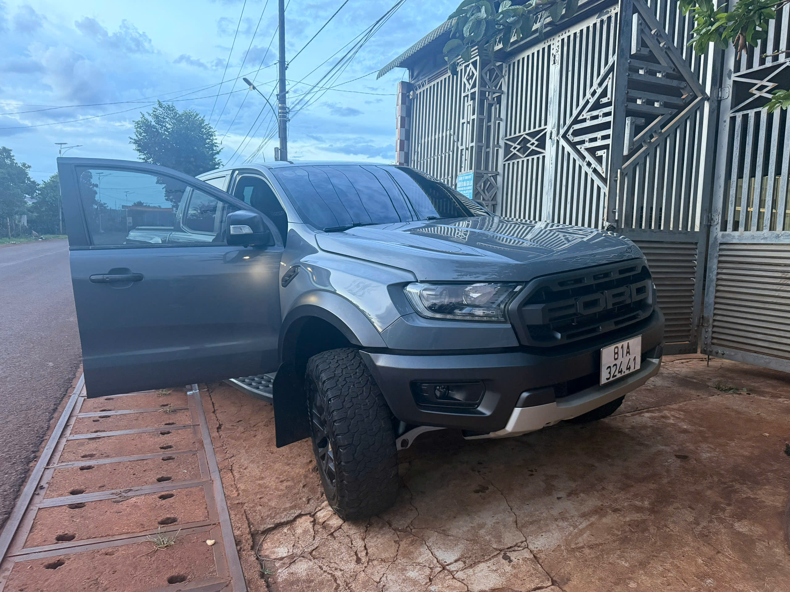 Cần Tiền Trả Nợ – Bán Ford Ranger Raptor 2019, Đăng Ký 2020