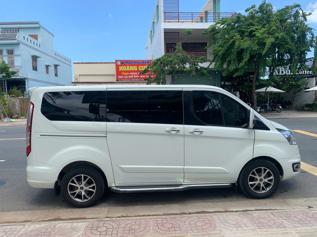 Ford Tourneo Titanium At 2020 – Mpv 7 Chỗ Cao Cấp, Rộng Rãi, Tiện Nghi
