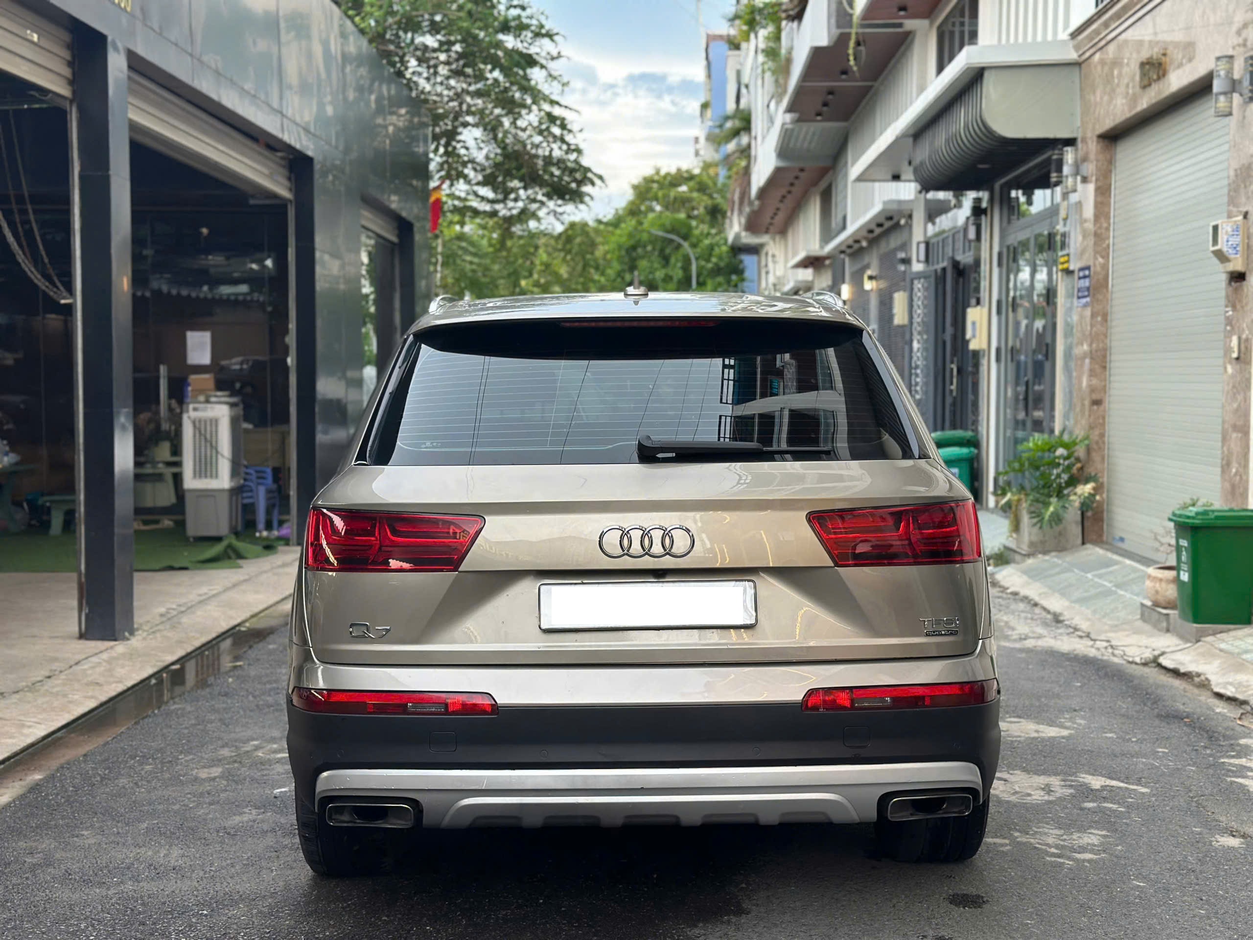Cần bán xe Audi Q7 2.0 AT sản xuất 2017, màu xám, xe nhập