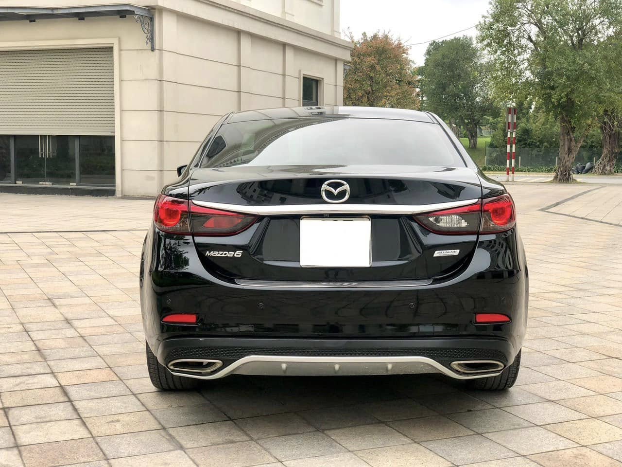 Cần bán Mazda Mazda 6 Premium 2.5 AT năm sản xuất 2019, màu đen