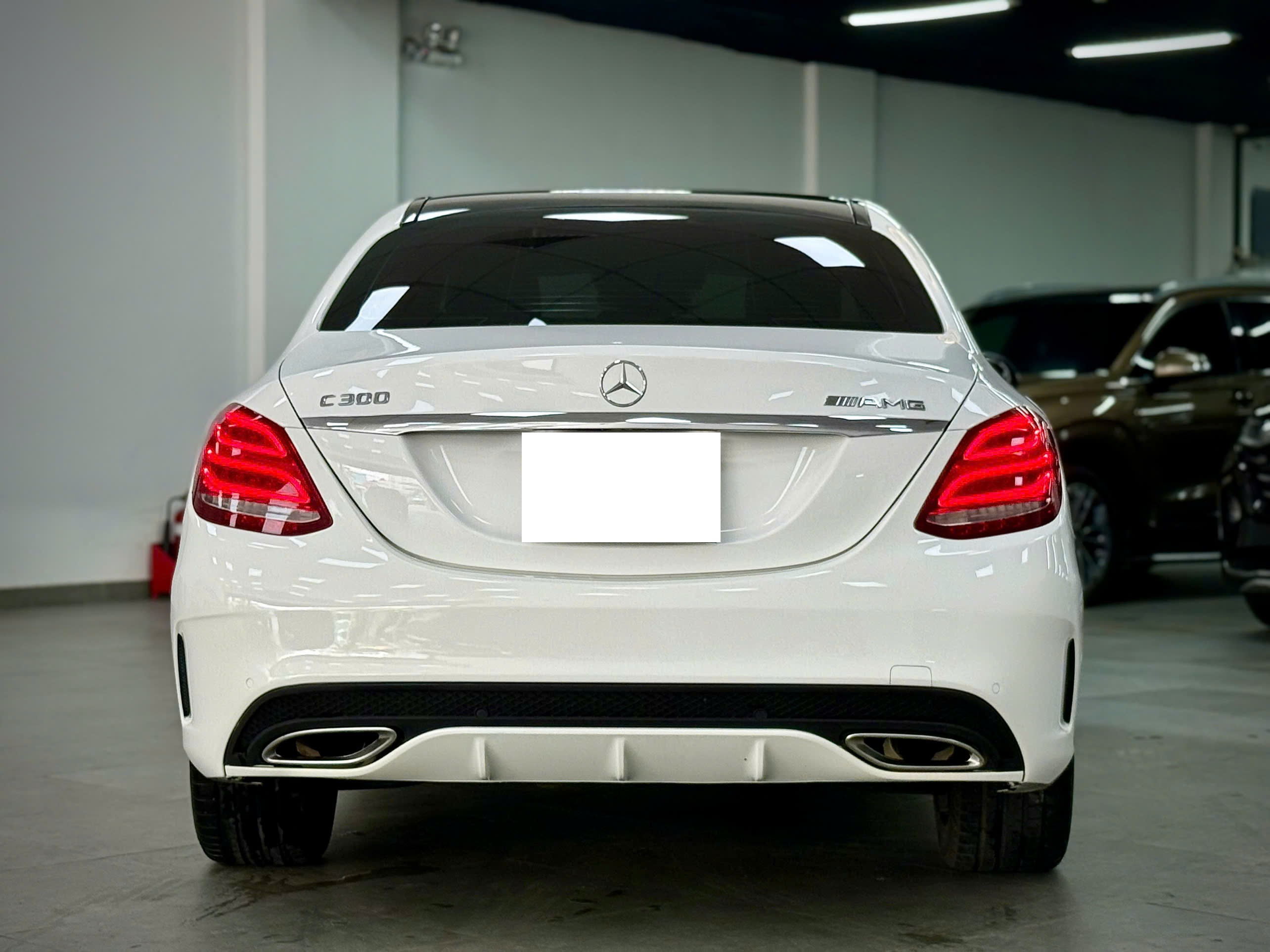 Bán ô tô Mercedes-Benz C class C300 AMG năm 2018, màu trắng, 759 triệu