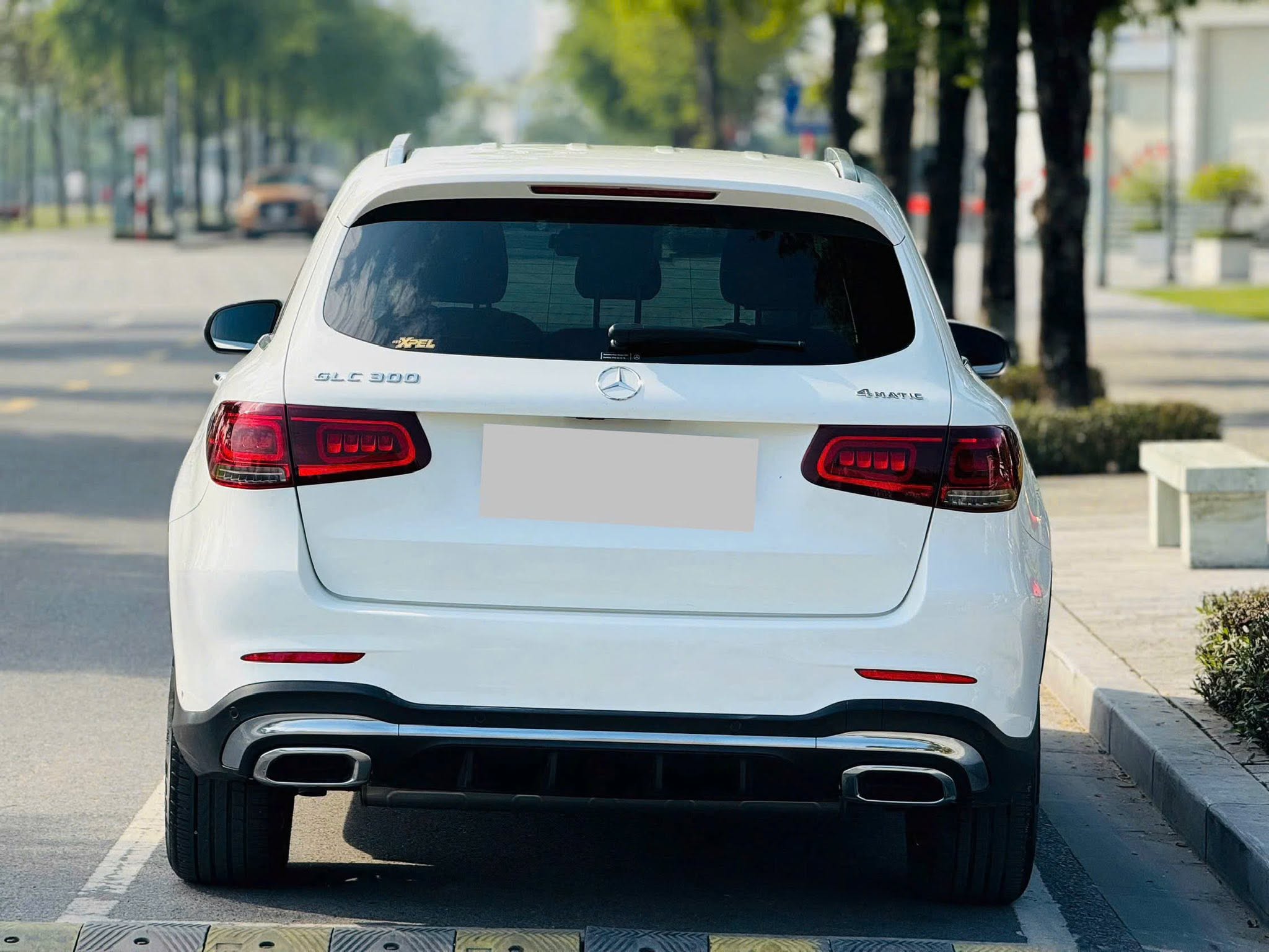 Bán Mercedes-Benz GLC-Class 300 4Matic năm sản xuất 2022, màu trắng, giá tốt