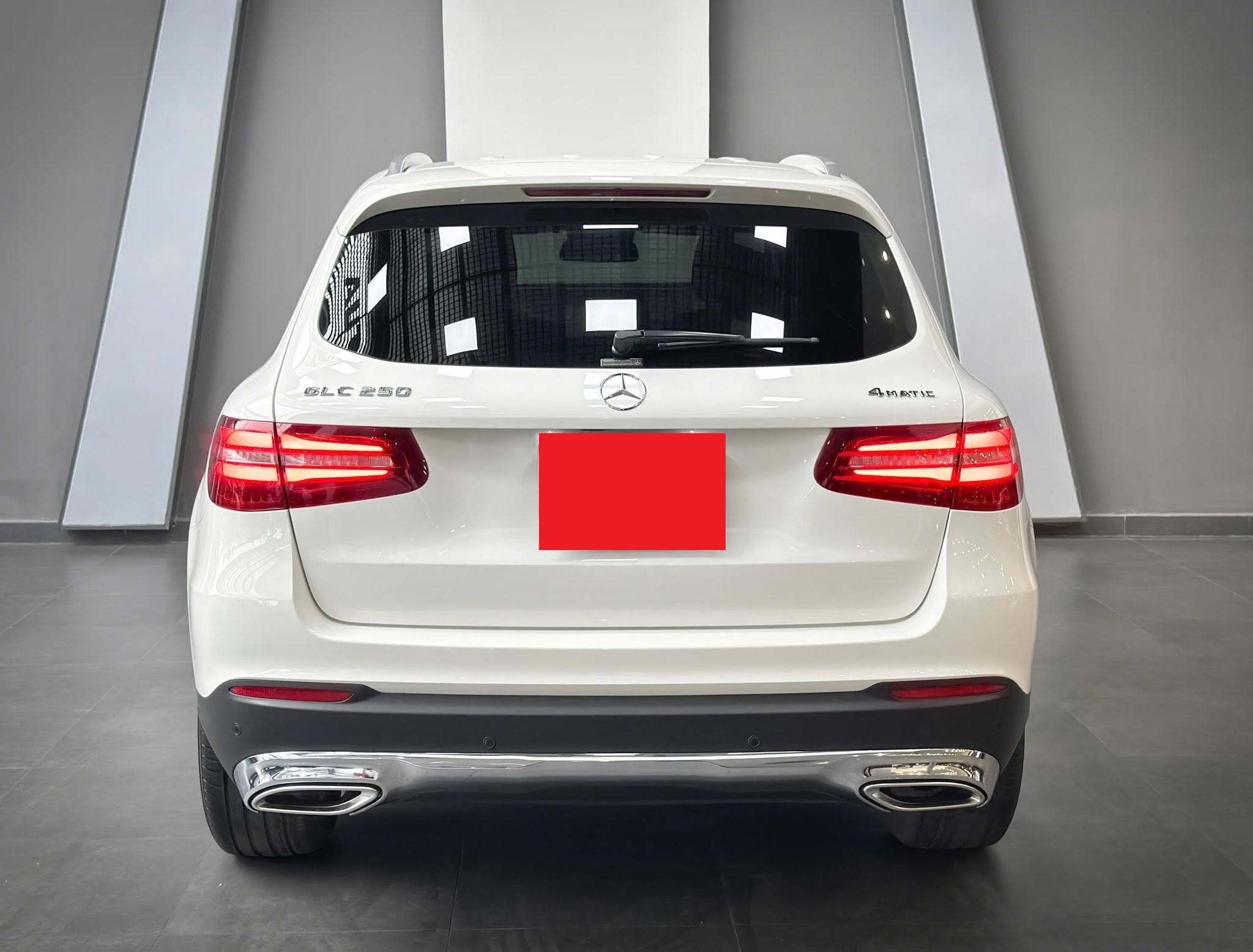 Bán Mercedes-Benz GLC-Class 250 4Matic năm sản xuất 2018, màu trắng