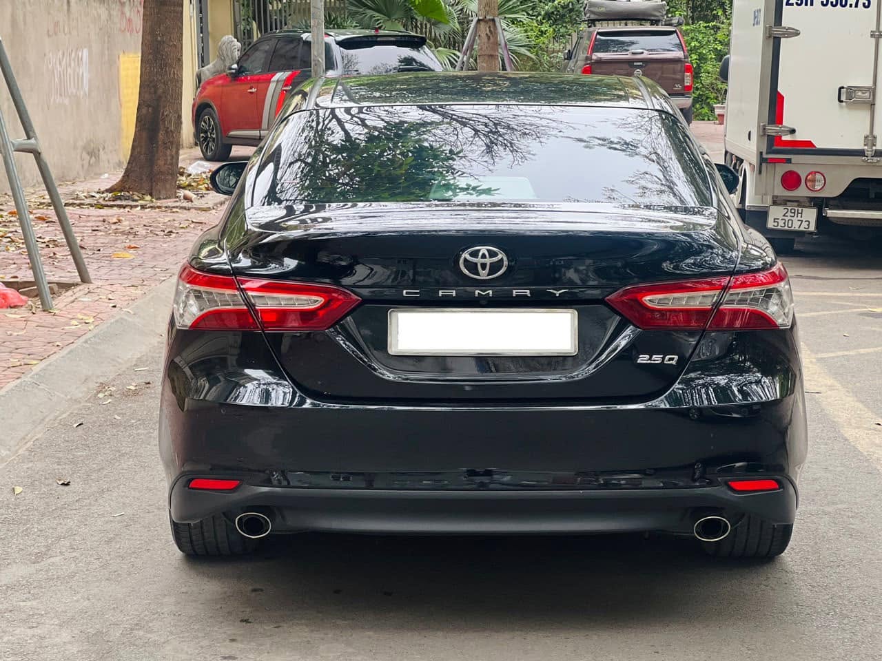Cần bán Toyota Camry 2.5Q sản xuất 2020, màu đen, xe nhập giá cạnh tranh