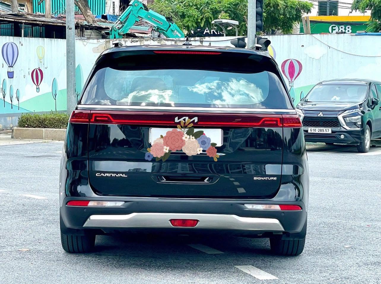 Cần bán xe Kia Carnival Signature 2.2D Full dầu sản xuất 2024, màu đen