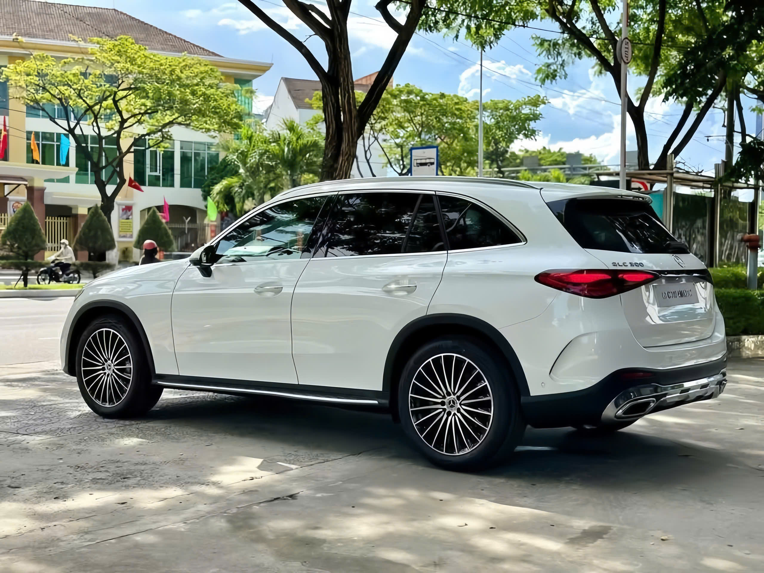 Duy Nhất 01 Suất Ưu Đãi Mercedes Glc 300 4matic 2025 – Tiết Kiệm Đến 500 Triệu!