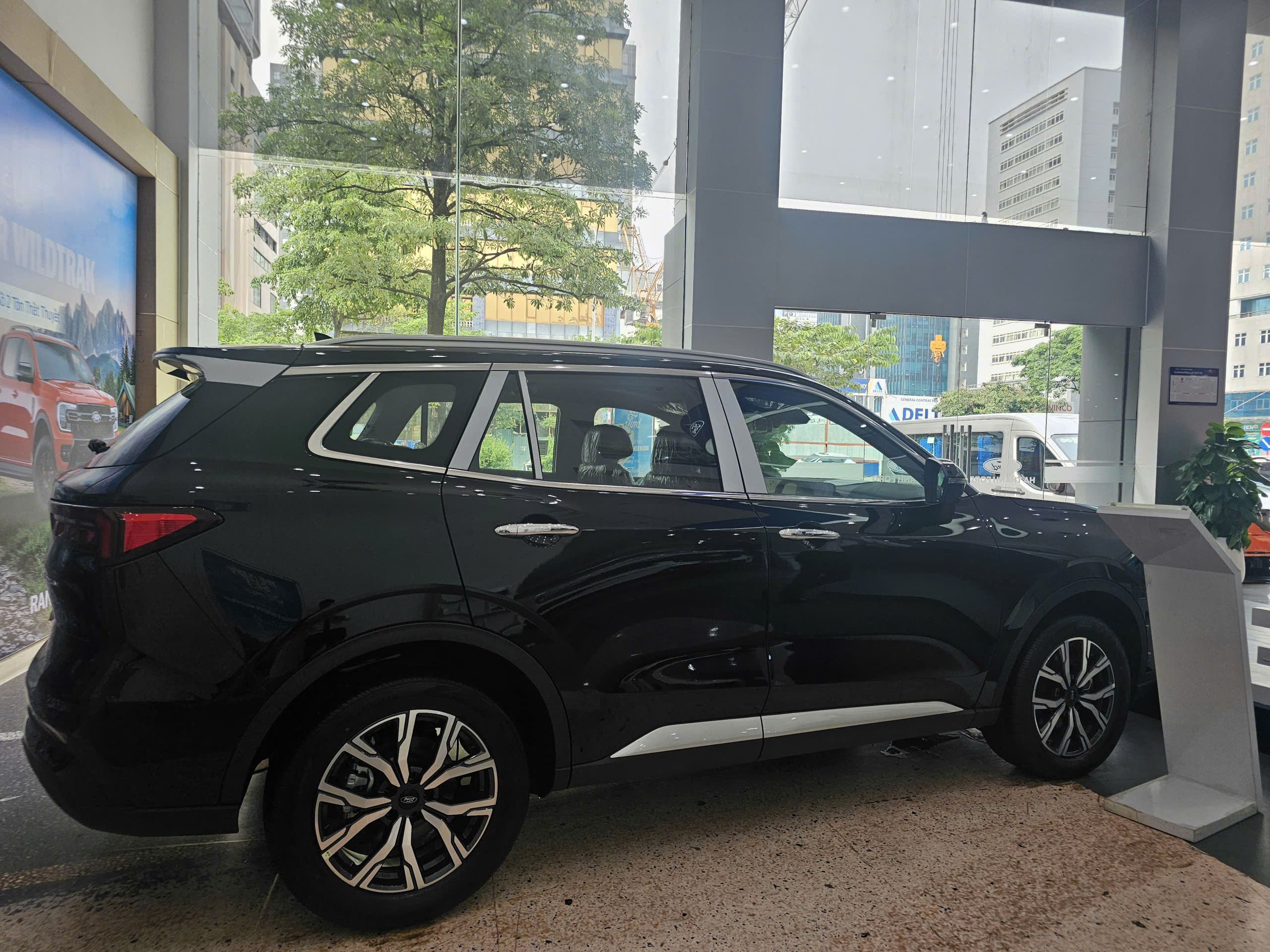 Khi Đẳng Cấp Lên Tiếng: Ford Territory Màu Đen - Sự Lựa Chọn Của Bản Lĩnh!