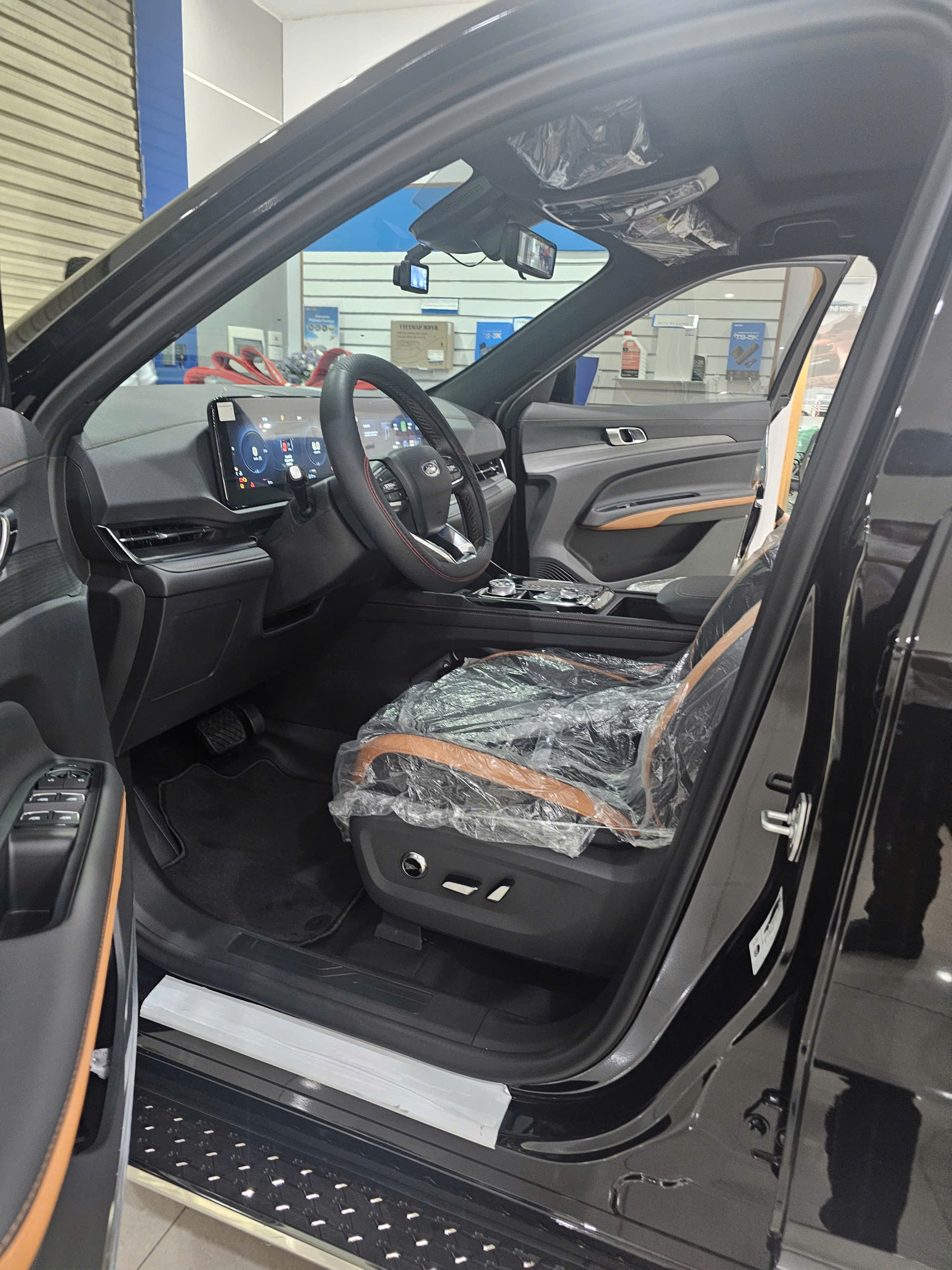 Khi Đẳng Cấp Lên Tiếng: Ford Territory Màu Đen - Sự Lựa Chọn Của Bản Lĩnh!