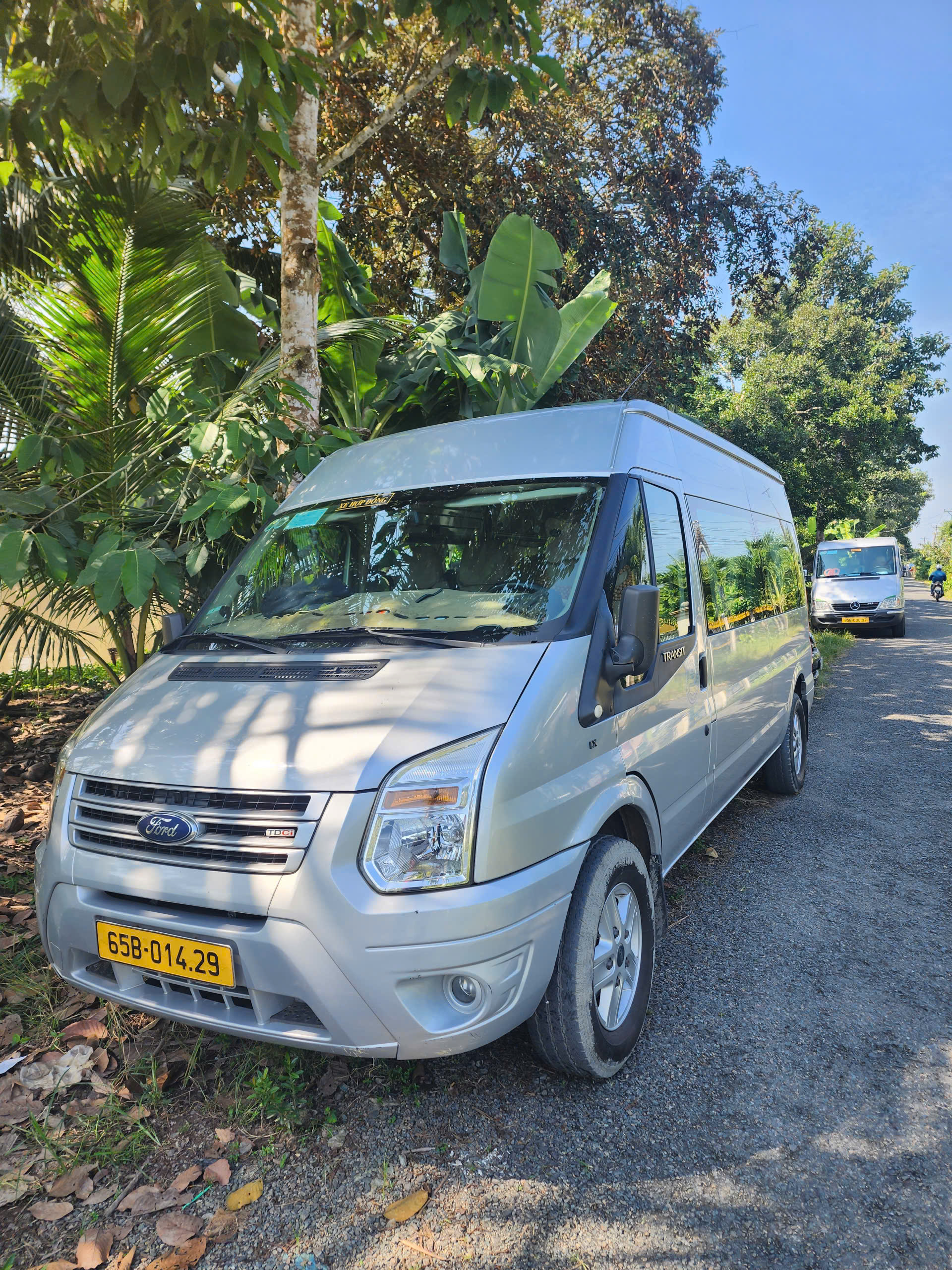 BÁN FORD TRANSIT THÁNG 06/2017 – BẢN TRUNG, MÂM ĐÚC – GIÁ CHỈ 280 TRIỆU