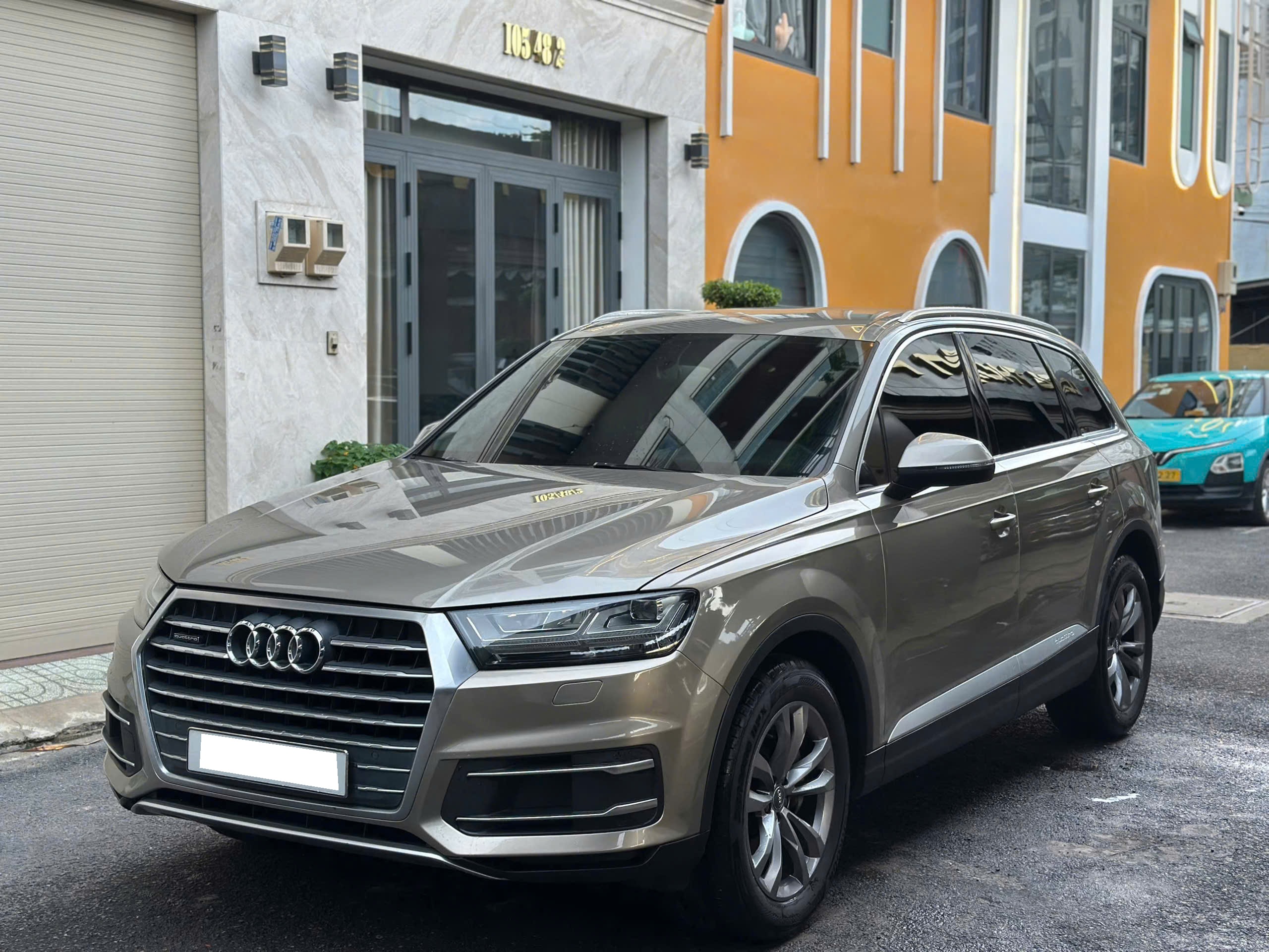 Cần bán xe Audi Q7 2.0 AT sản xuất 2017, màu xám, xe nhập