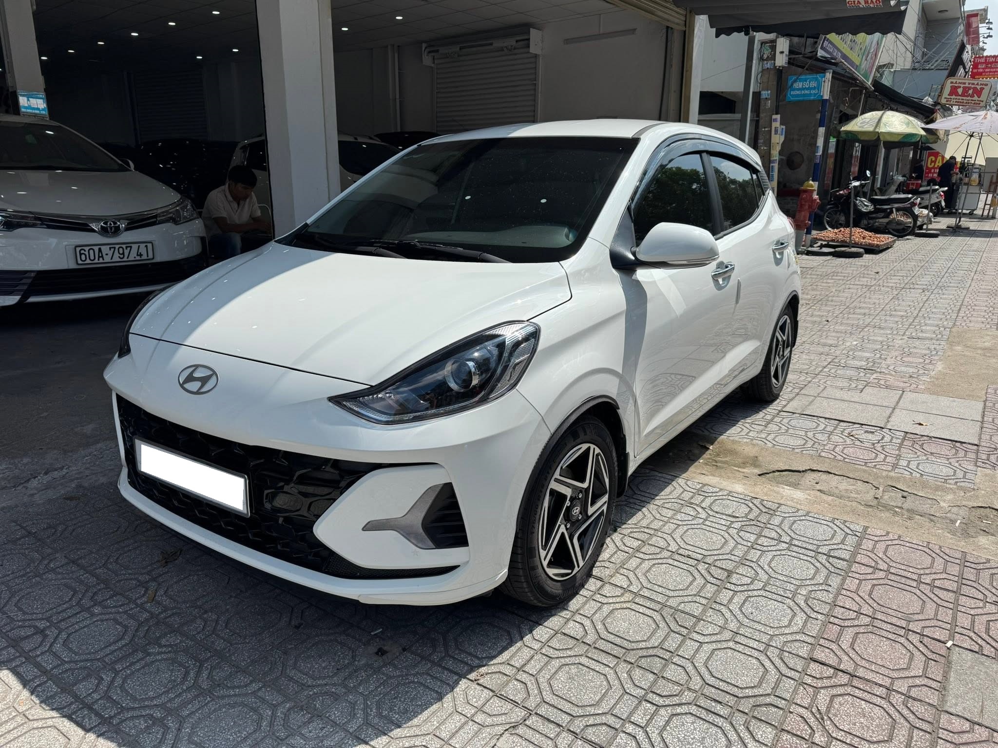 Bán Hyundai i10 1.2 AT năm sản xuất 2025, màu trắng, giá chỉ 399 triệu
